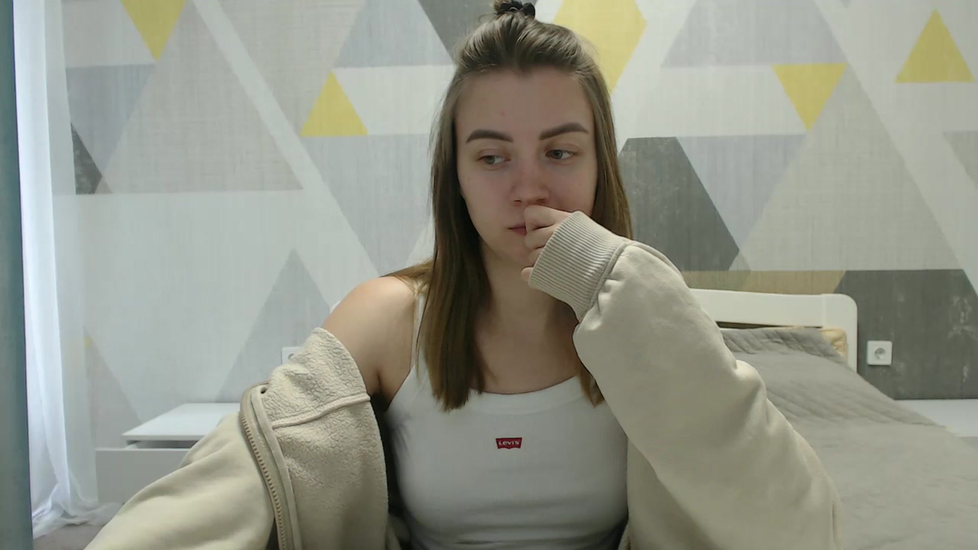 Gallery image thumbnail from Sulfate0's myfreecams stream on, 04/04/2025, 07:25 image 17 of 20