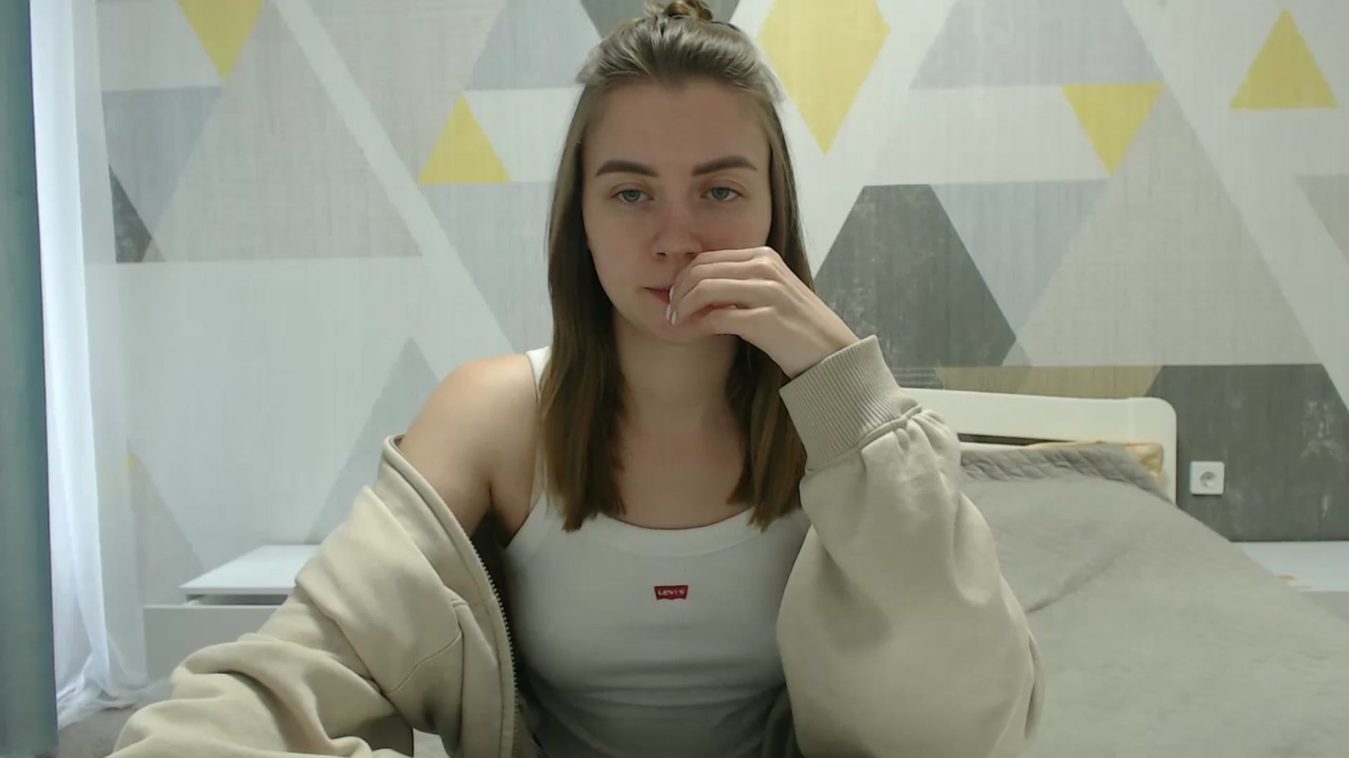Gallery image thumbnail from Sulfate0's myfreecams stream on, 04/04/2025, 08:19 image 16 of 20