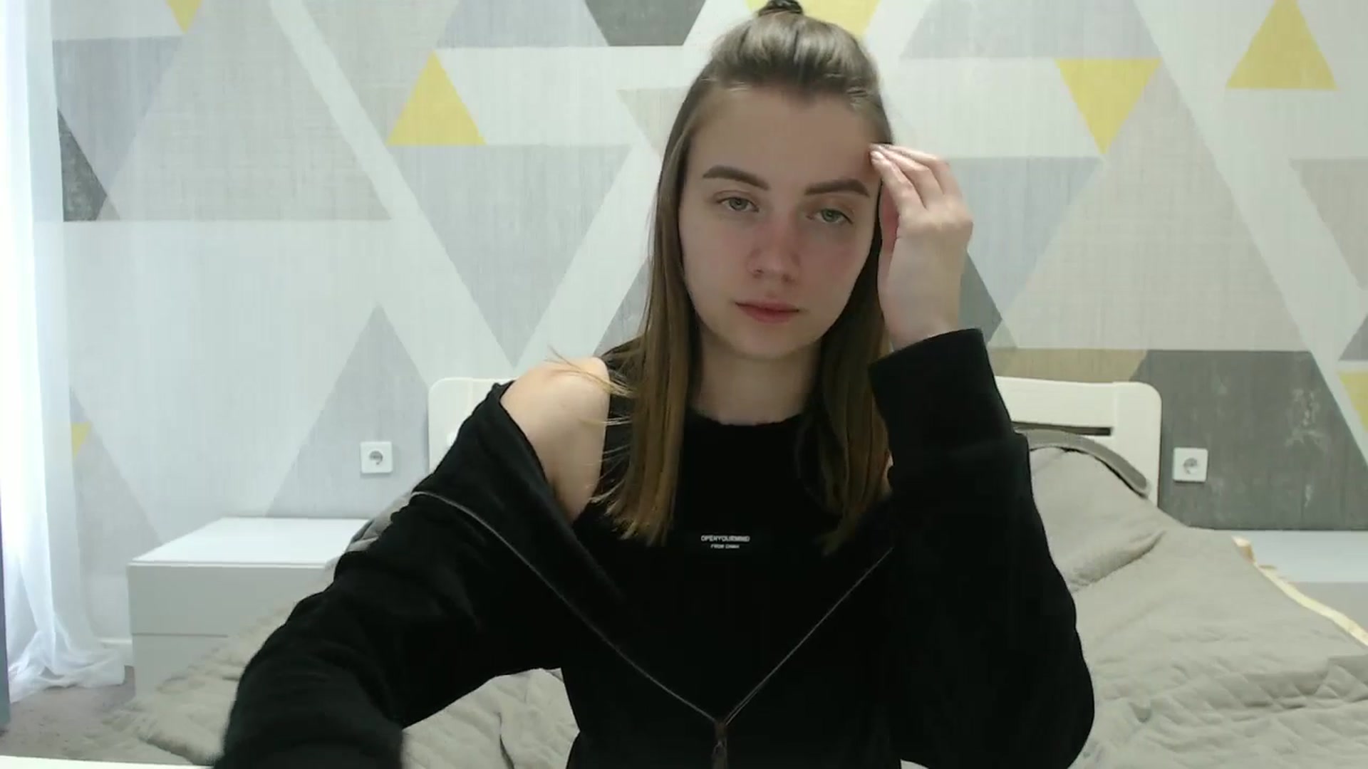 Gallery image thumbnail from Sulfate0's myfreecams stream on, 04/06/2025, 10:33 image 9 of 20