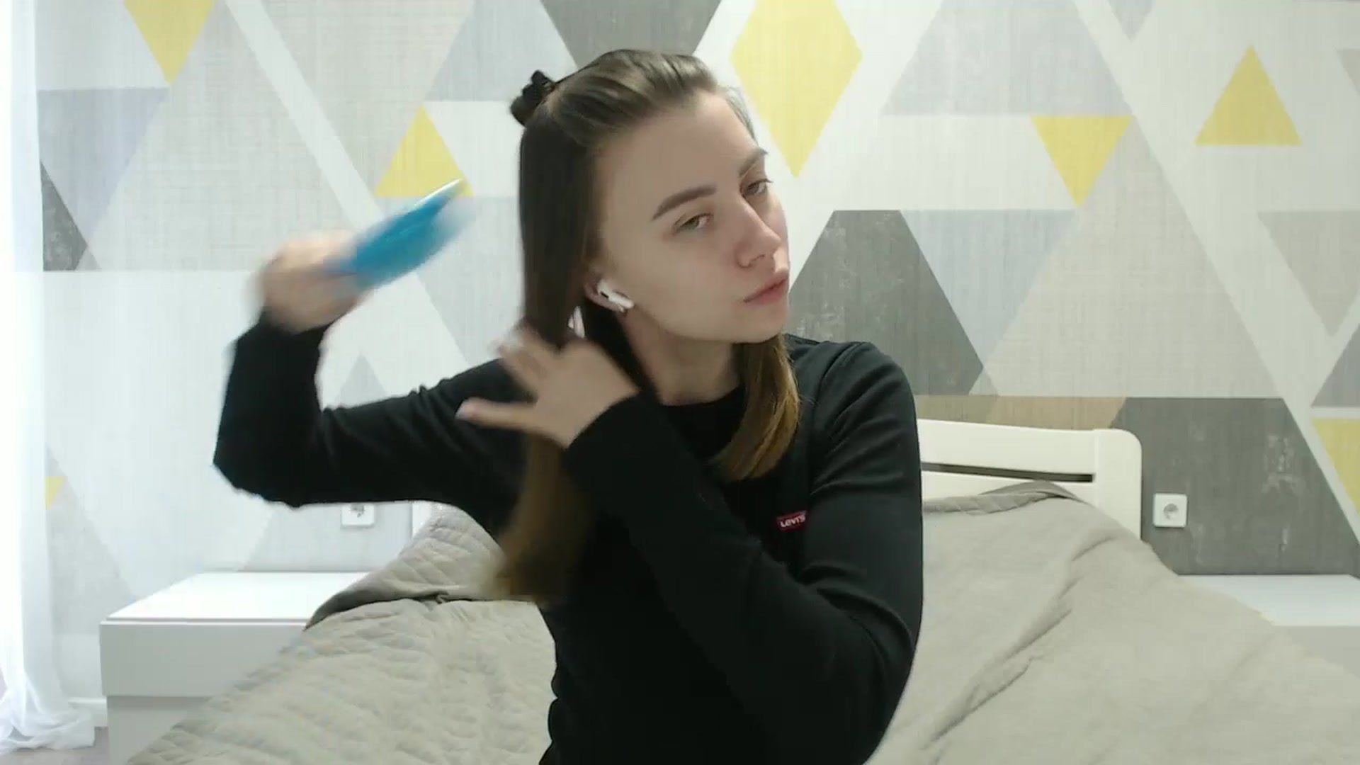 Gallery image thumbnail from Sulfate0's myfreecams stream on, 04/07/2025, 07:40 image 20 of 20