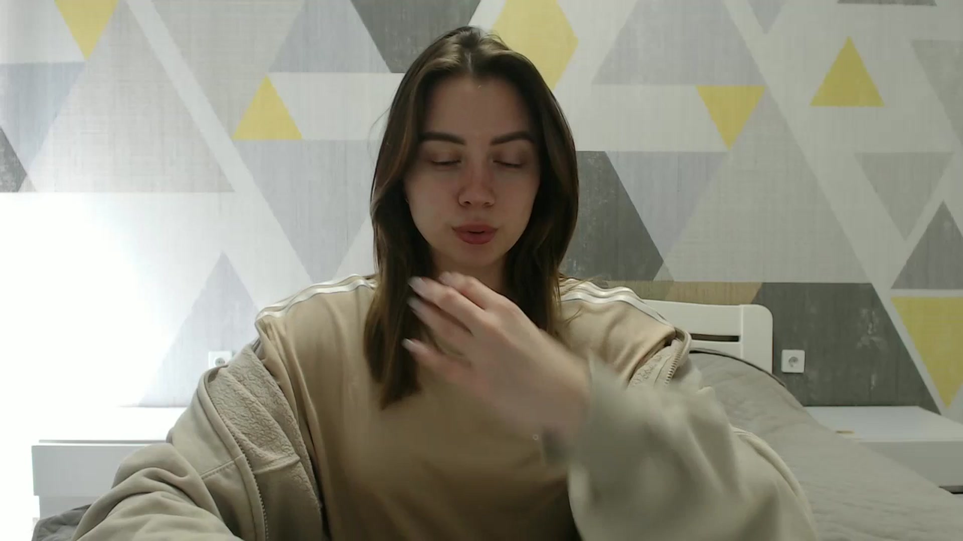 Gallery image thumbnail from Sulfate0's myfreecams stream on, 04/08/2025, 09:53 image 17 of 20