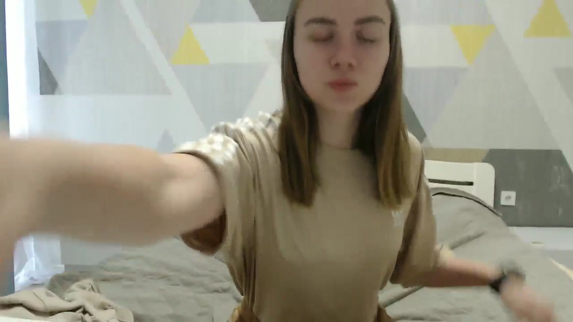 Gallery image thumbnail from Sulfate0's myfreecams stream on, 04/08/2025, 12:11 image 3 of 20