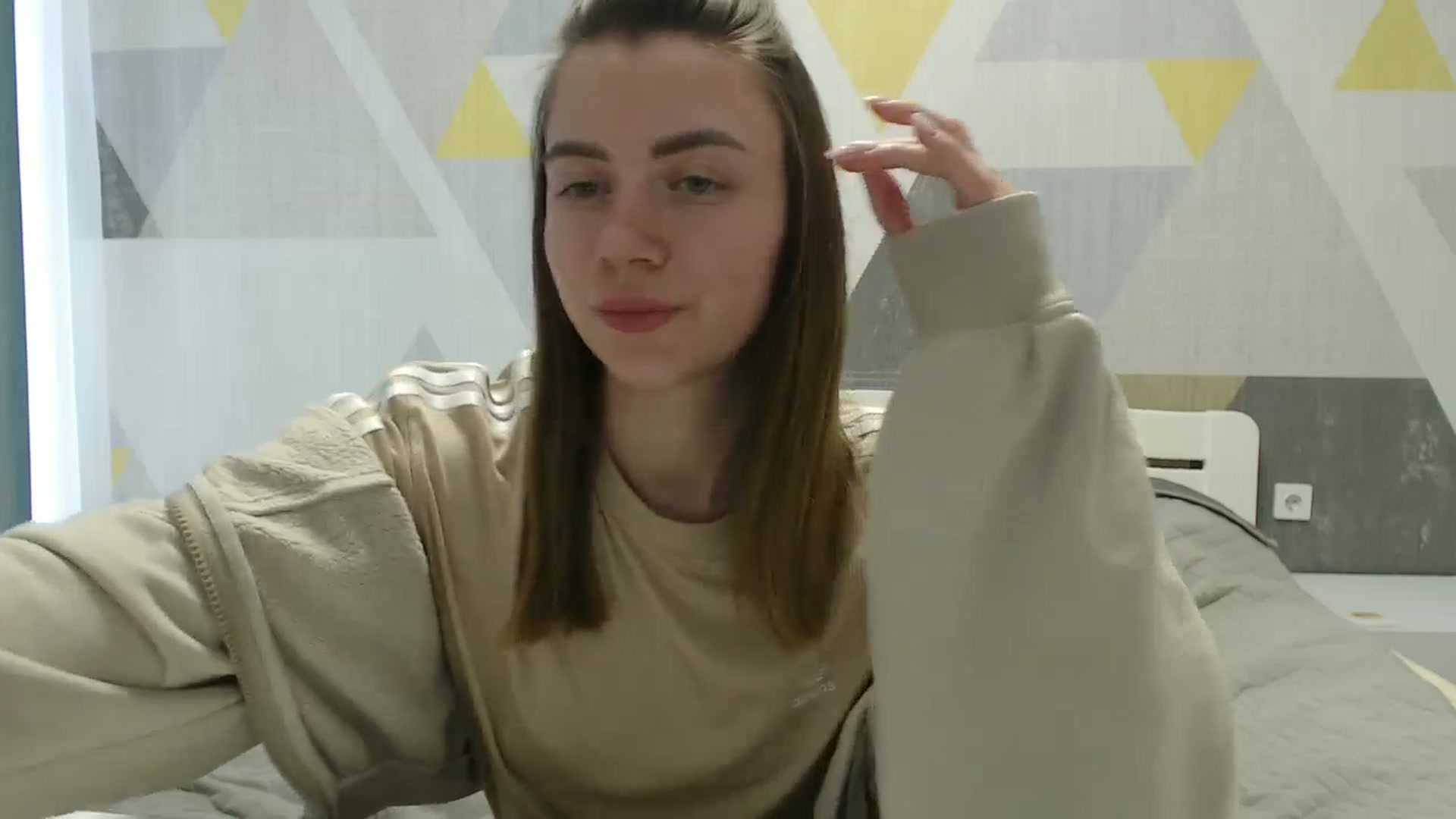Gallery image thumbnail from Sulfate0's myfreecams stream on, 04/08/2025, 12:11 image 14 of 20