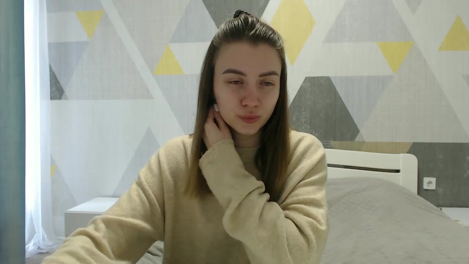 Gallery image thumbnail from Sulfate0's myfreecams stream on, 04/09/2025, 07:07 image 16 of 20