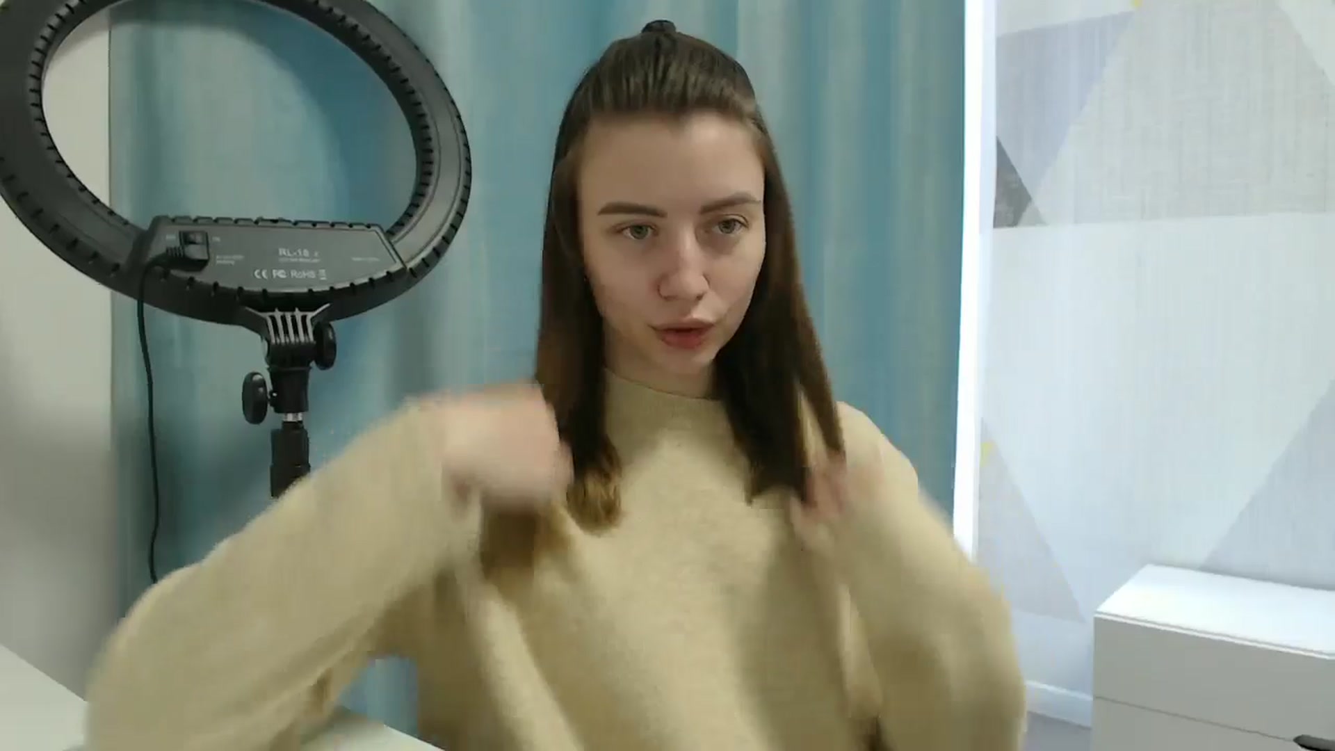 Gallery image thumbnail from Sulfate0's myfreecams stream on, 04/09/2025, 08:27 image 12 of 20