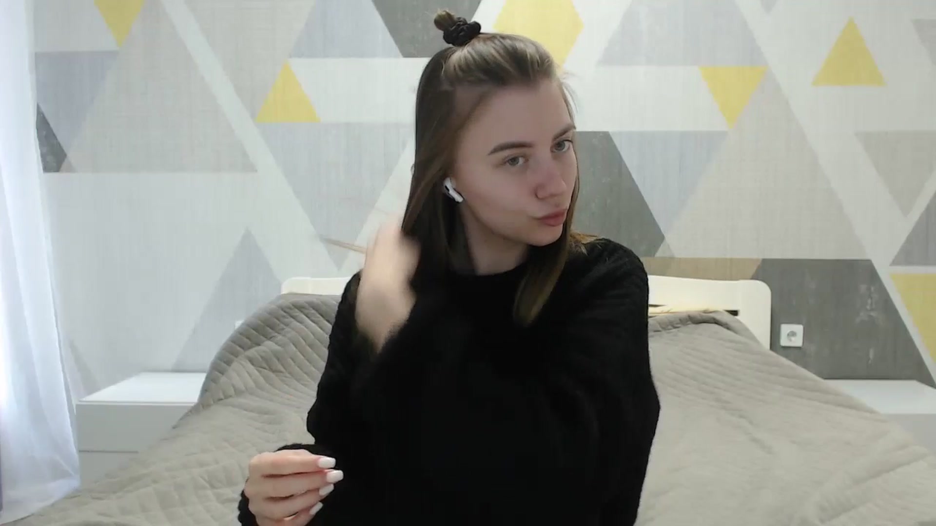 Gallery image thumbnail from Sulfate0's myfreecams stream on, 04/10/2025, 10:25 image 11 of 20