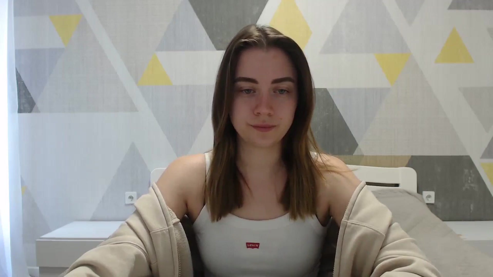 Gallery image thumbnail from Sulfate0's myfreecams stream on, 04/18/2025, 07:44 image 18 of 20