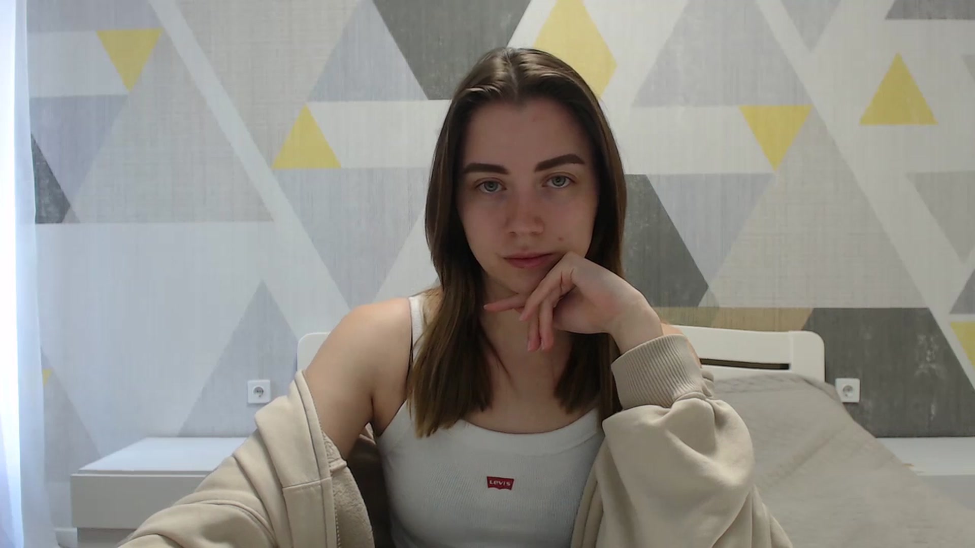 Gallery image thumbnail from Sulfate0's myfreecams stream on, 04/18/2025, 07:44 image 15 of 20