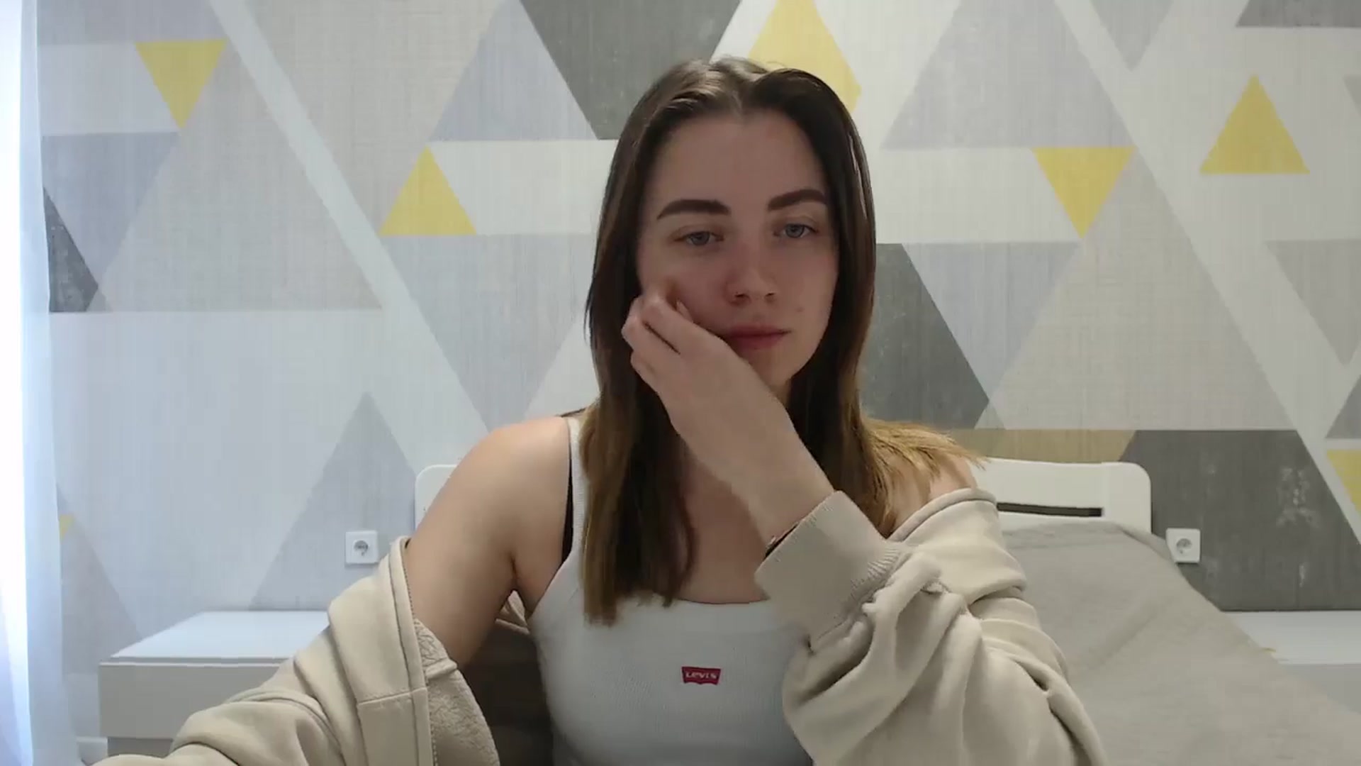 Gallery image thumbnail from Sulfate0's myfreecams stream on, 04/18/2025, 07:44 image 10 of 20