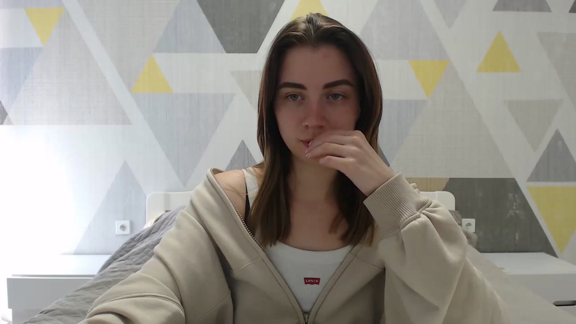Gallery image thumbnail from Sulfate0's myfreecams stream on, 04/18/2025, 10:30 image 16 of 20