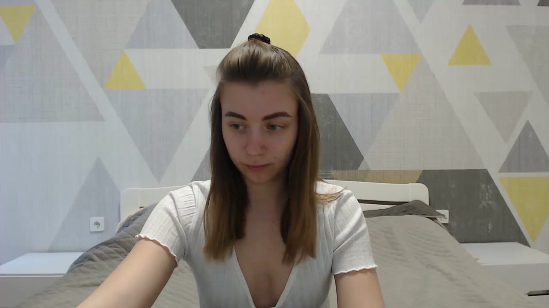 Gallery image thumbnail from Sulfate0's myfreecams stream on, 04/19/2025, 07:52 image 9 of 20