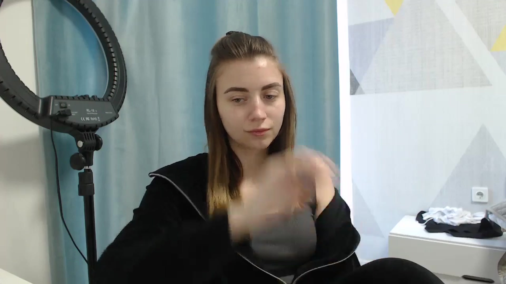 Gallery image thumbnail from Sulfate0's myfreecams stream on, 04/19/2025, 09:39 image 9 of 20