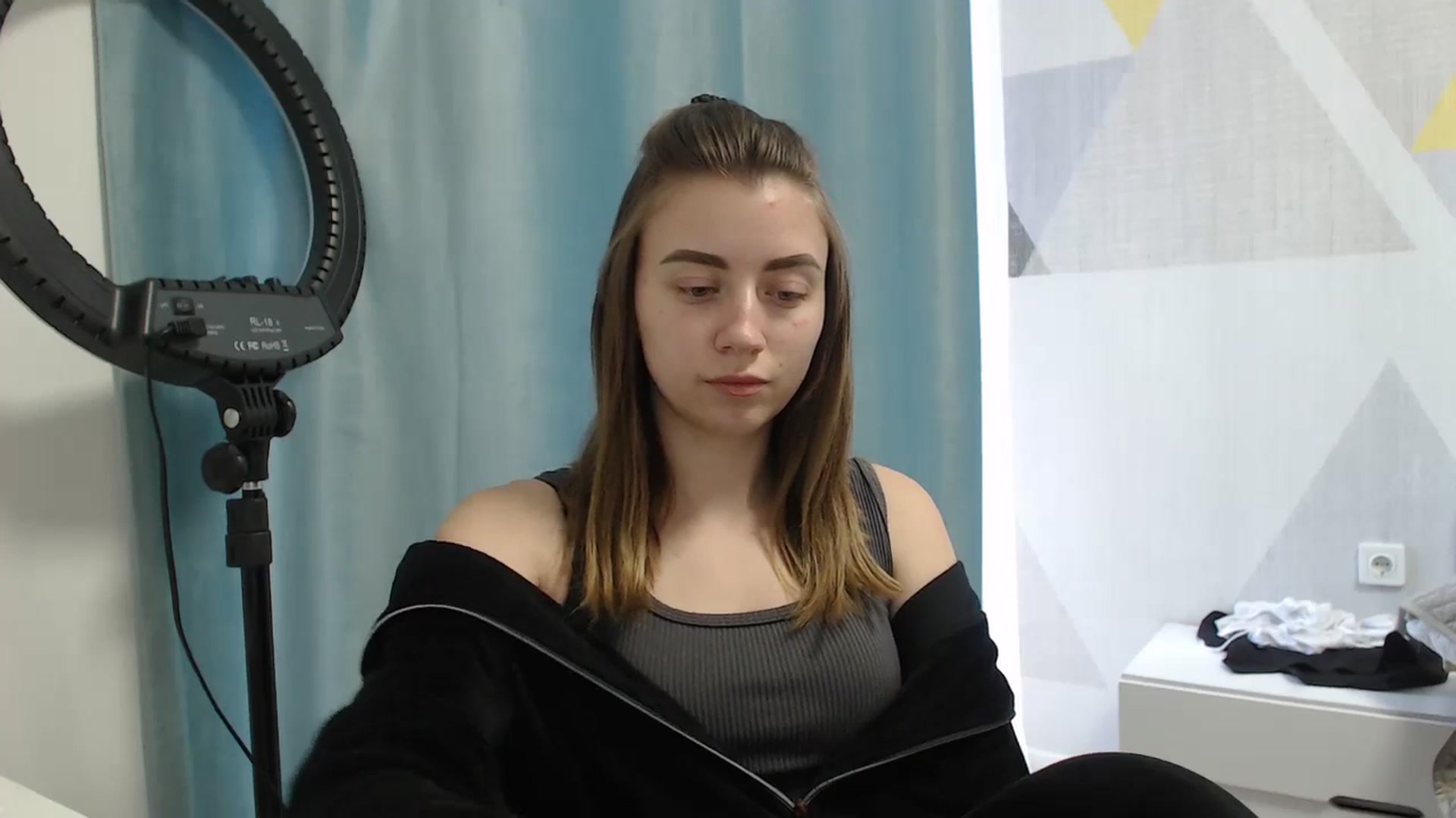 Gallery image thumbnail from Sulfate0's myfreecams stream on, 04/19/2025, 09:39 image 12 of 20