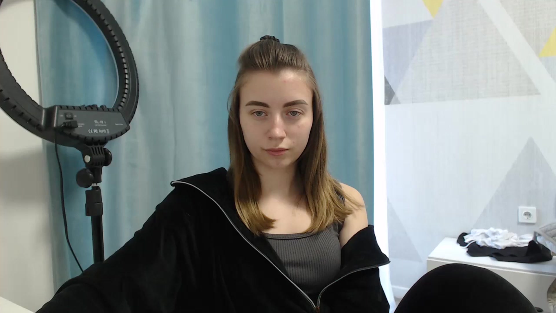 Gallery image thumbnail from Sulfate0's myfreecams stream on, 04/19/2025, 09:39 image 7 of 20