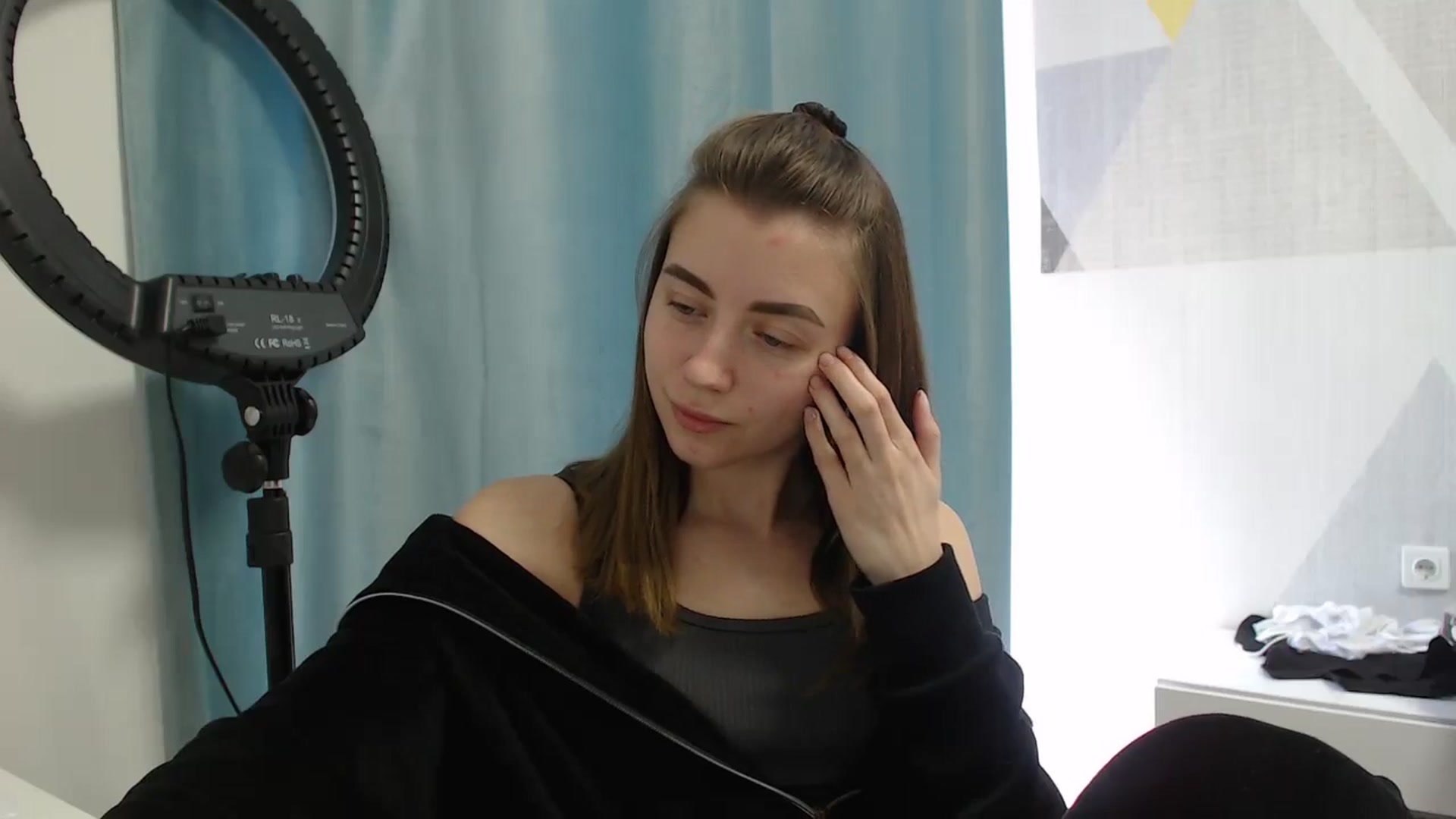 Gallery image thumbnail from Sulfate0's myfreecams stream on, 04/19/2025, 09:39 image 14 of 20