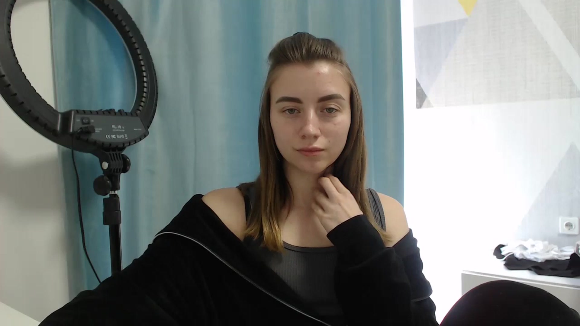 Gallery image thumbnail from Sulfate0's myfreecams stream on, 04/19/2025, 09:39 image 15 of 20