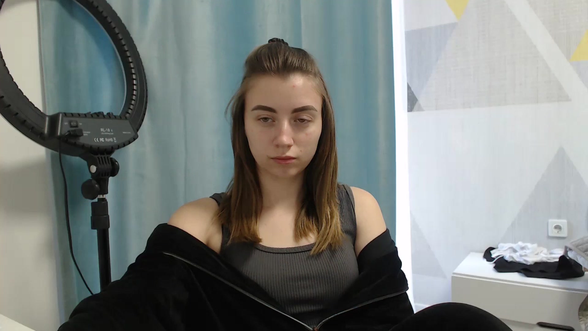 Gallery image thumbnail from Sulfate0's myfreecams stream on, 04/19/2025, 09:39 image 11 of 20
