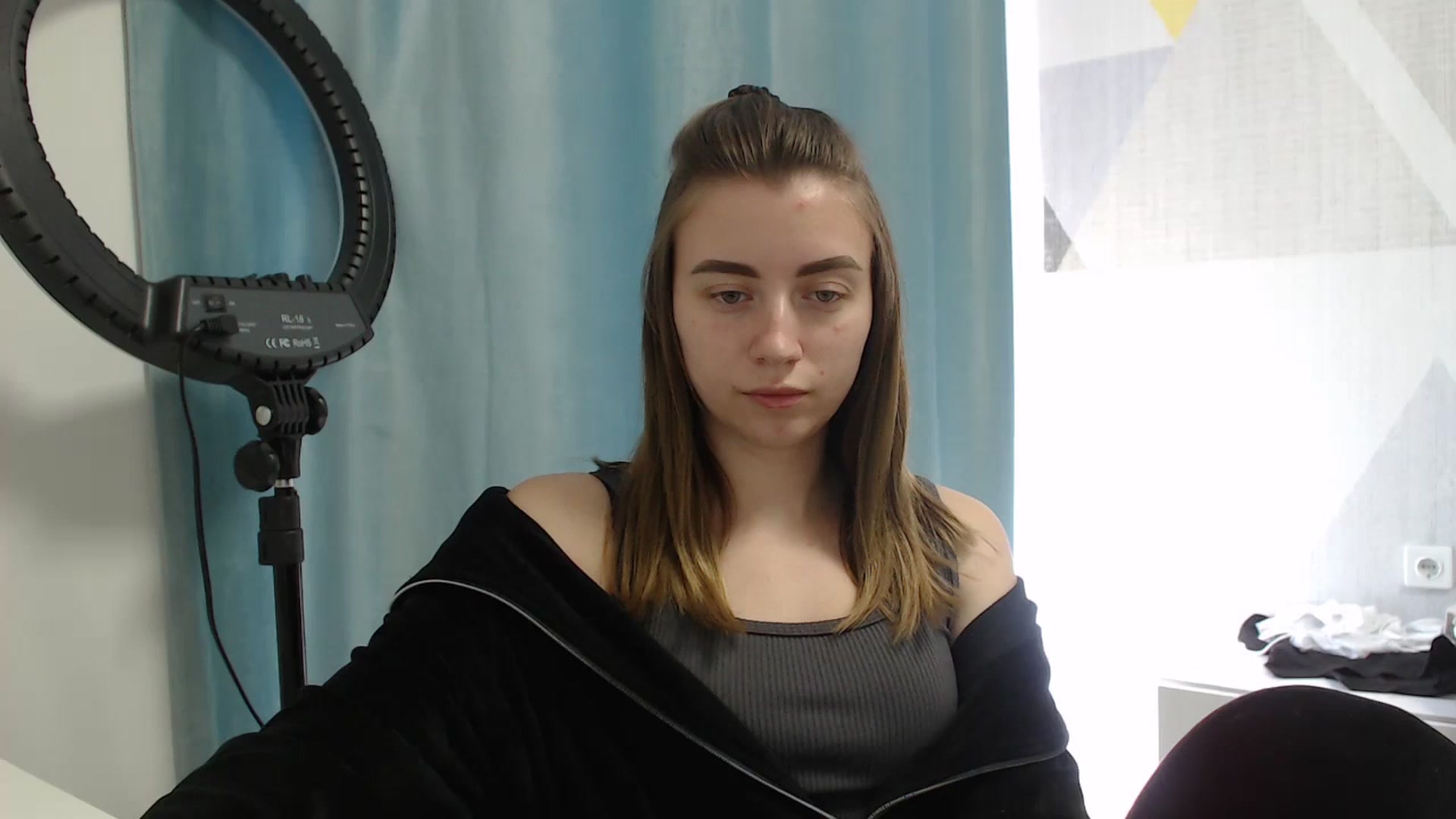 Gallery image thumbnail from Sulfate0's myfreecams stream on, 04/19/2025, 09:39 image 16 of 20