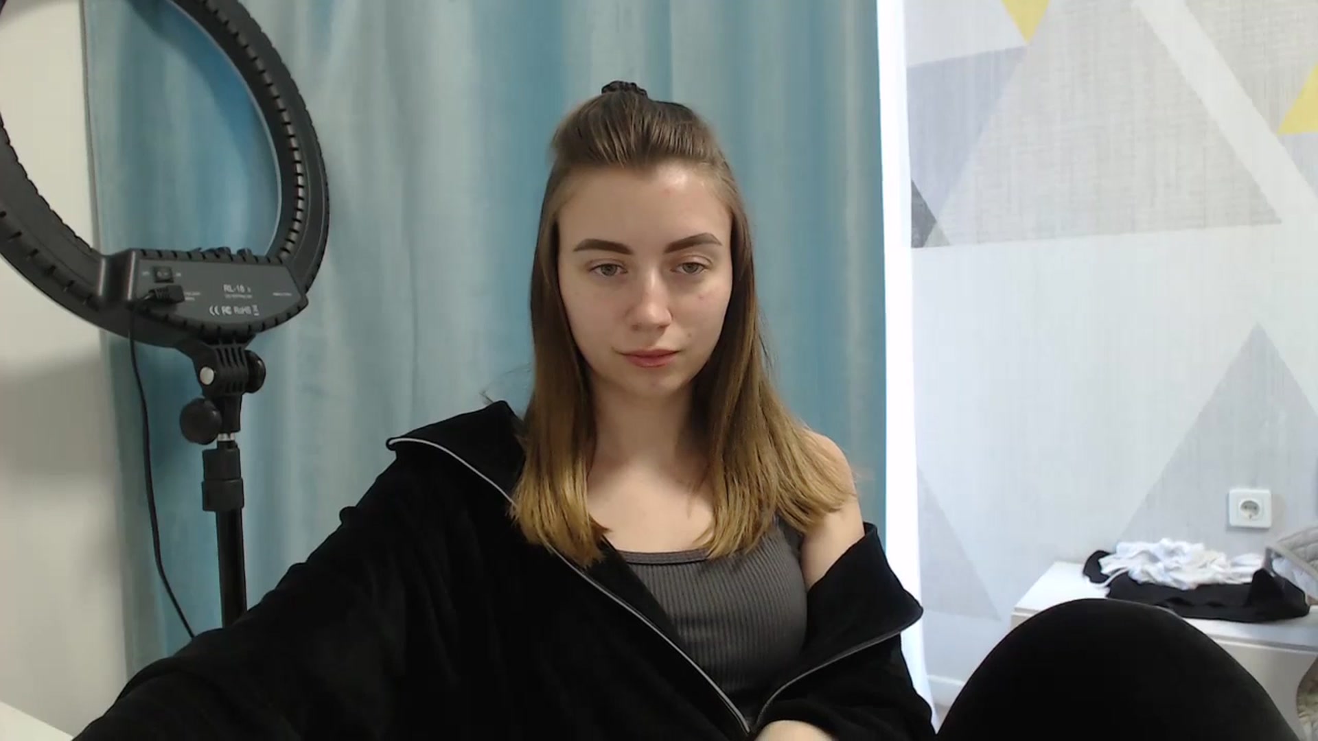 Gallery image thumbnail from Sulfate0's myfreecams stream on, 04/19/2025, 09:39 image 6 of 20