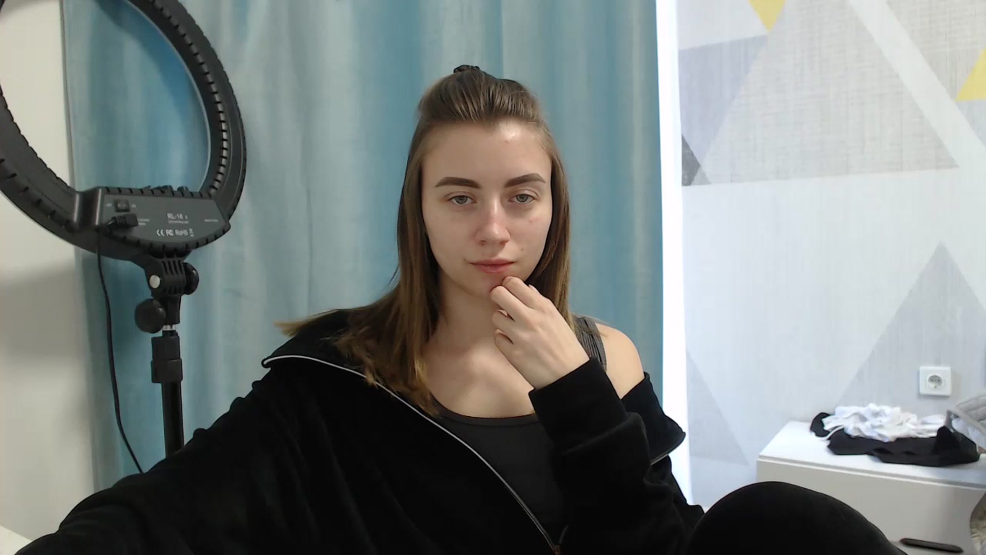 Gallery image thumbnail from Sulfate0's myfreecams stream on, 04/19/2025, 09:39 image 4 of 20