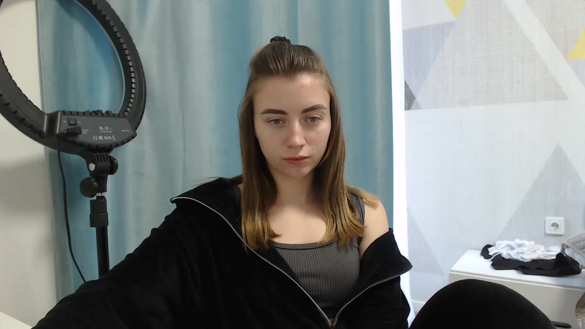Gallery image thumbnail from Sulfate0's myfreecams stream on, 04/19/2025, 09:39 image 5 of 20