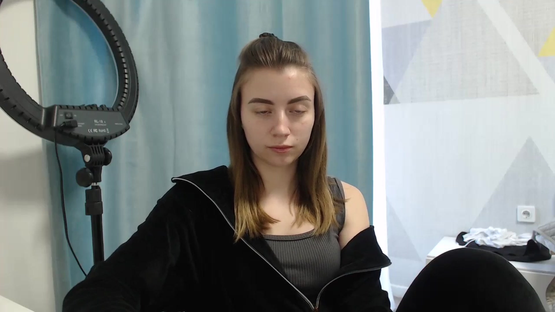 Gallery image thumbnail from Sulfate0's myfreecams stream on, 04/19/2025, 09:39 image 8 of 20