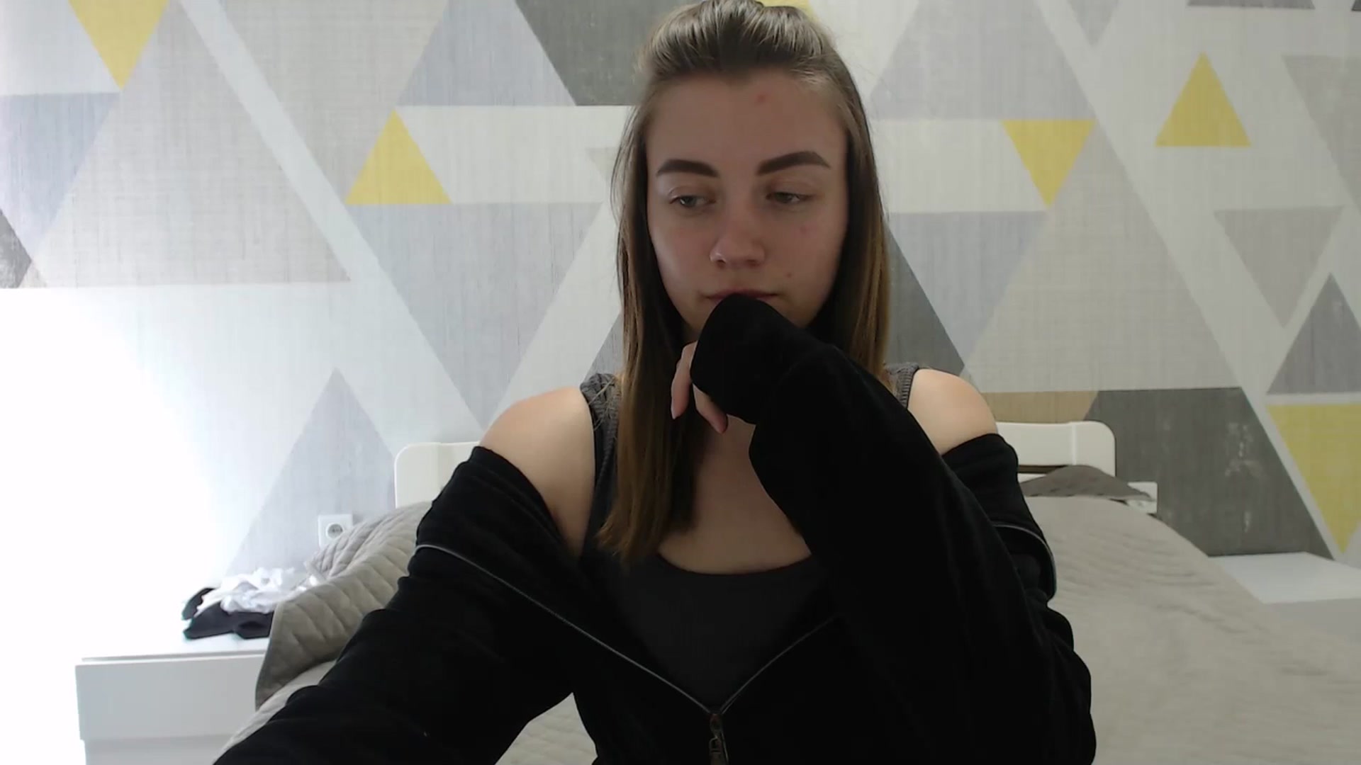 Gallery image thumbnail from Sulfate0's myfreecams stream on, 04/19/2025, 10:36 image 7 of 20