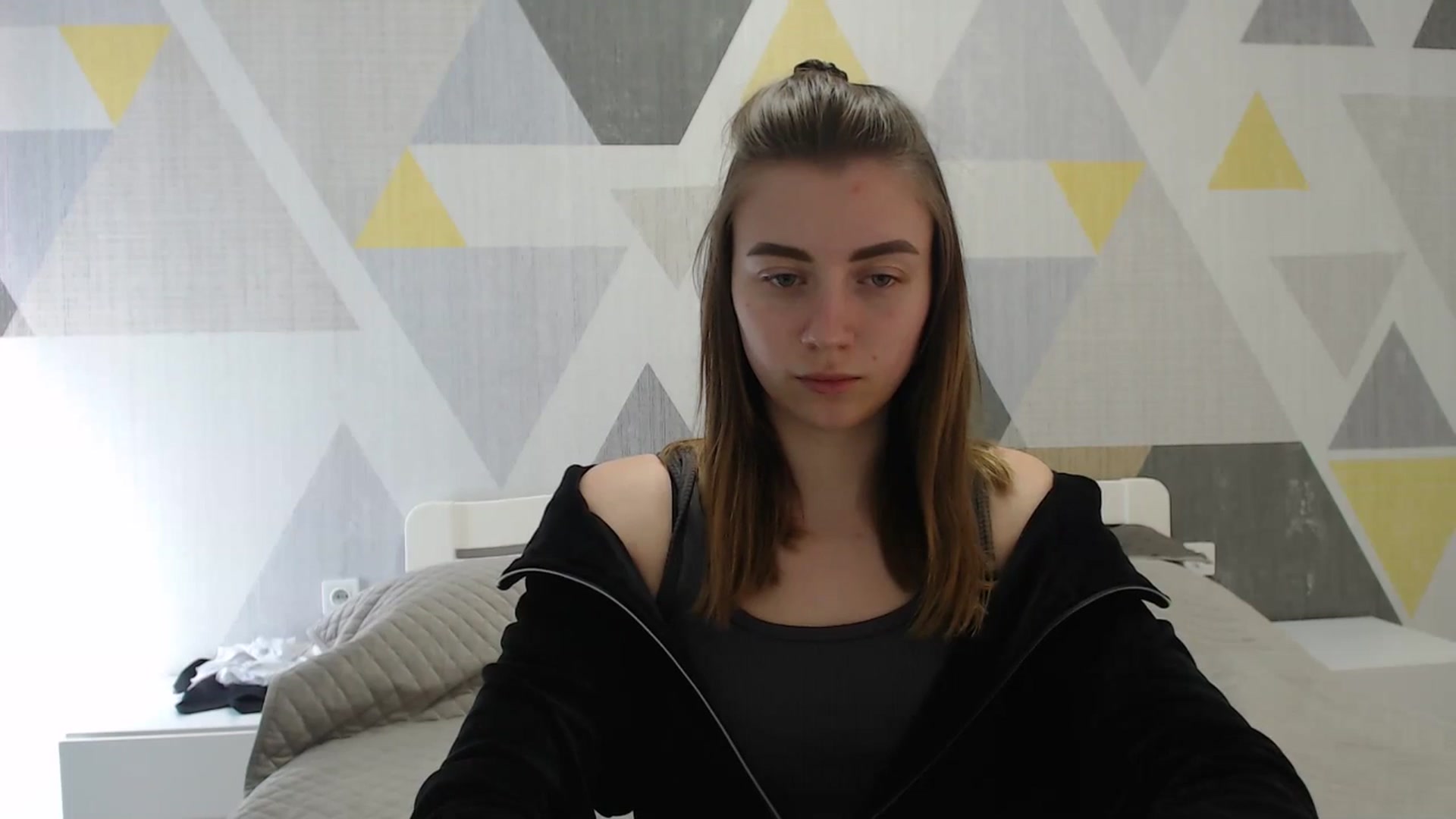 Gallery image thumbnail from Sulfate0's myfreecams stream on, 04/19/2025, 10:36 image 16 of 20