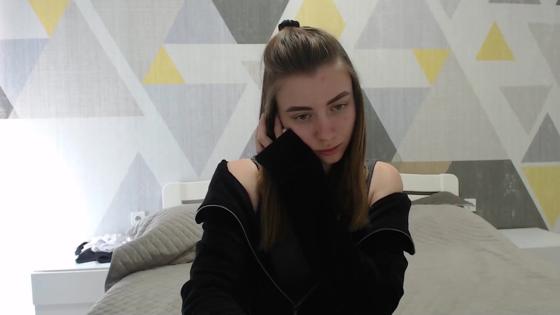 Gallery image thumbnail from Sulfate0's myfreecams stream on, 04/19/2025, 10:36 image 9 of 20