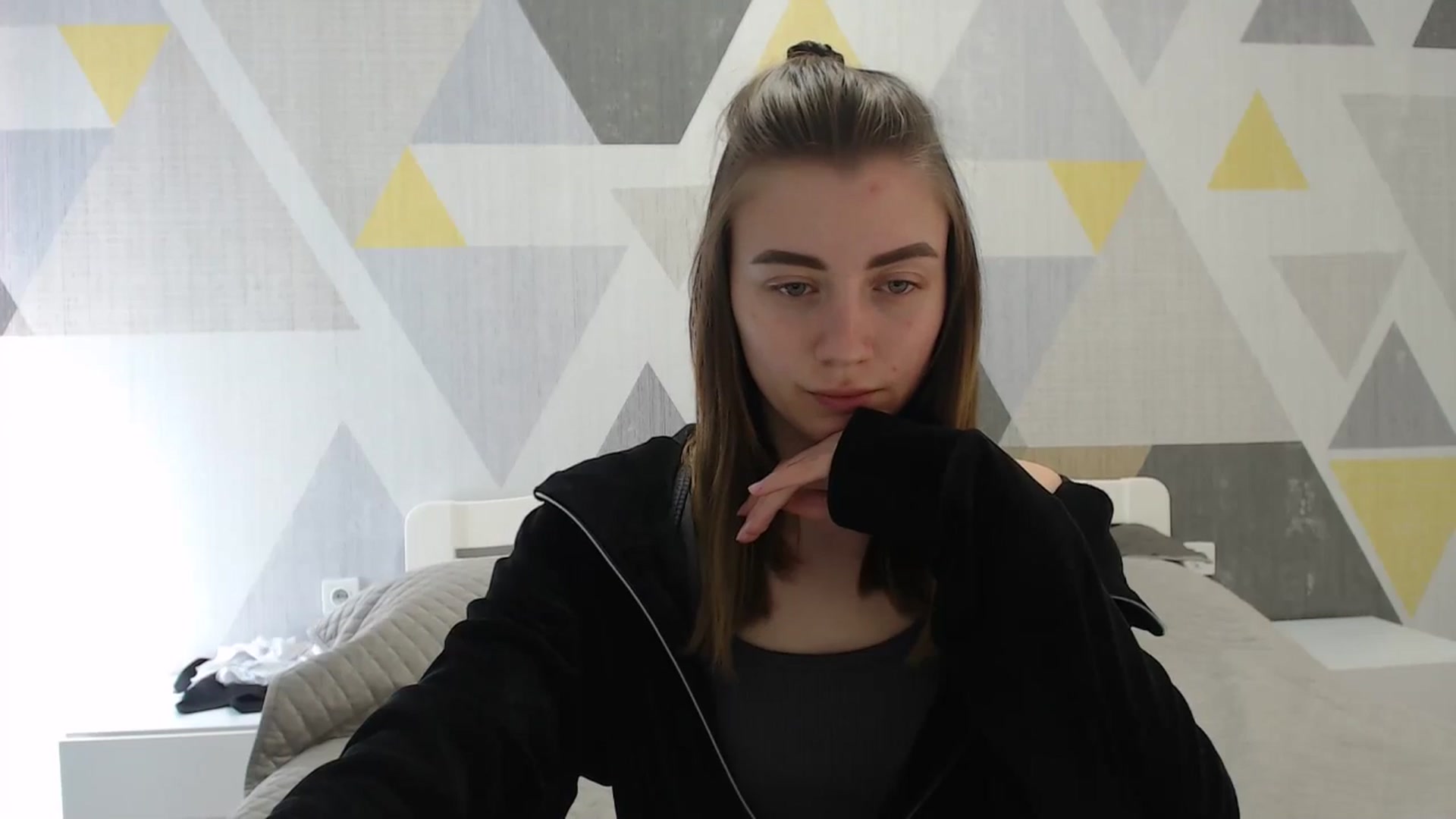 Gallery image thumbnail from Sulfate0's myfreecams stream on, 04/19/2025, 10:36 image 17 of 20
