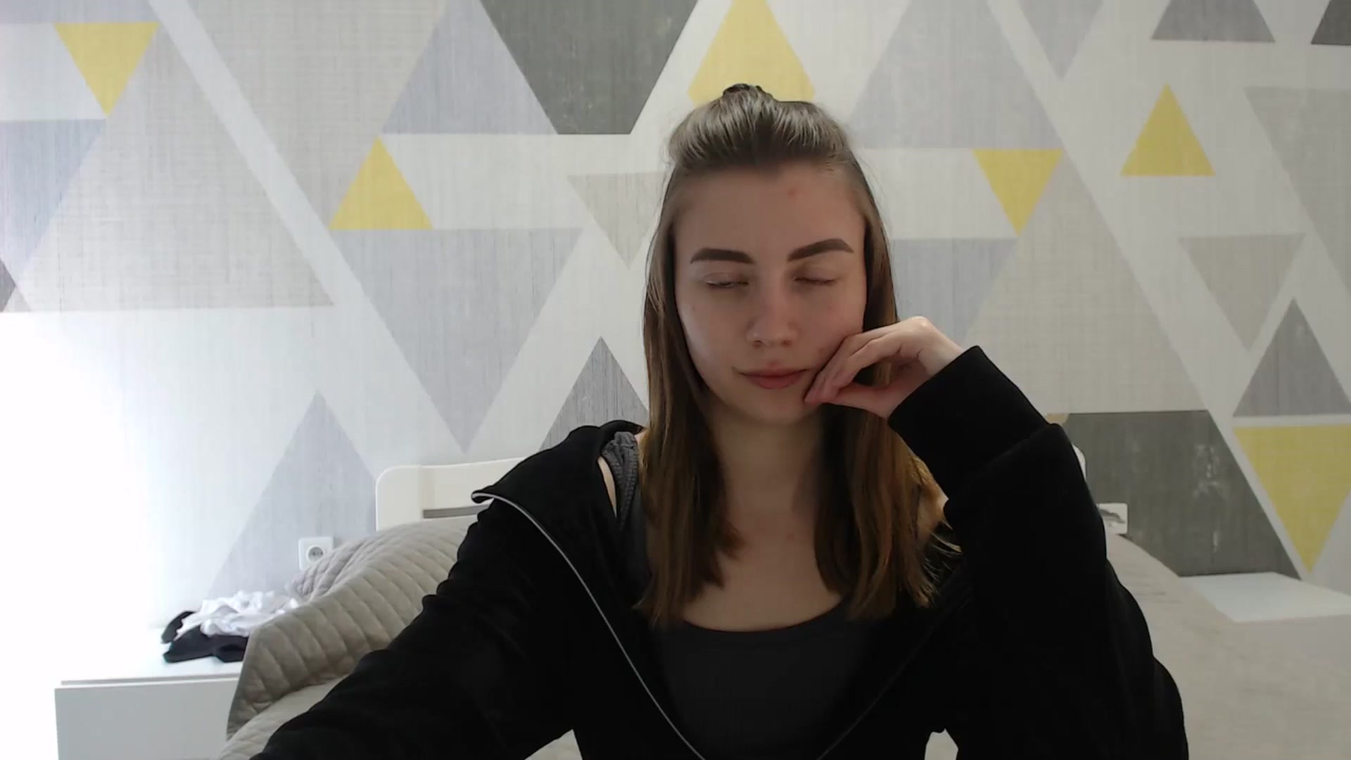 Gallery image thumbnail from Sulfate0's myfreecams stream on, 04/19/2025, 10:36 image 20 of 20