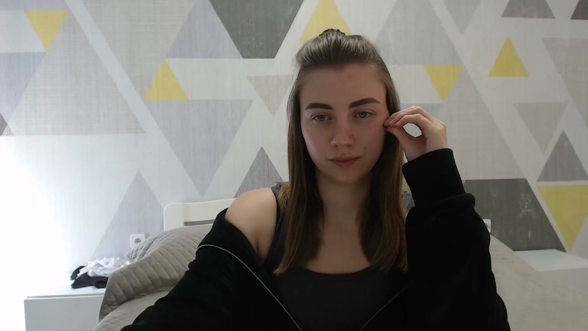 Gallery image thumbnail from Sulfate0's myfreecams stream on, 04/19/2025, 10:36 image 14 of 20