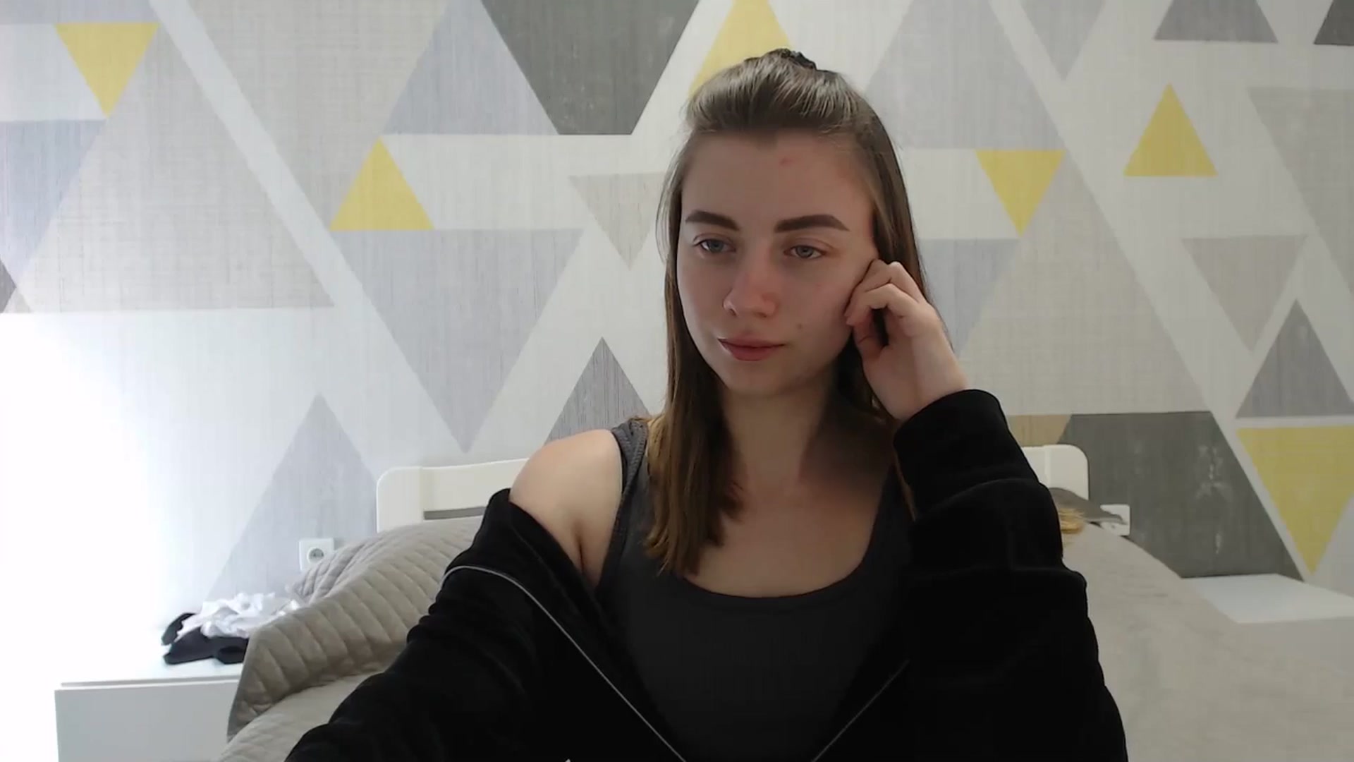 Gallery image thumbnail from Sulfate0's myfreecams stream on, 04/19/2025, 10:36 image 18 of 20