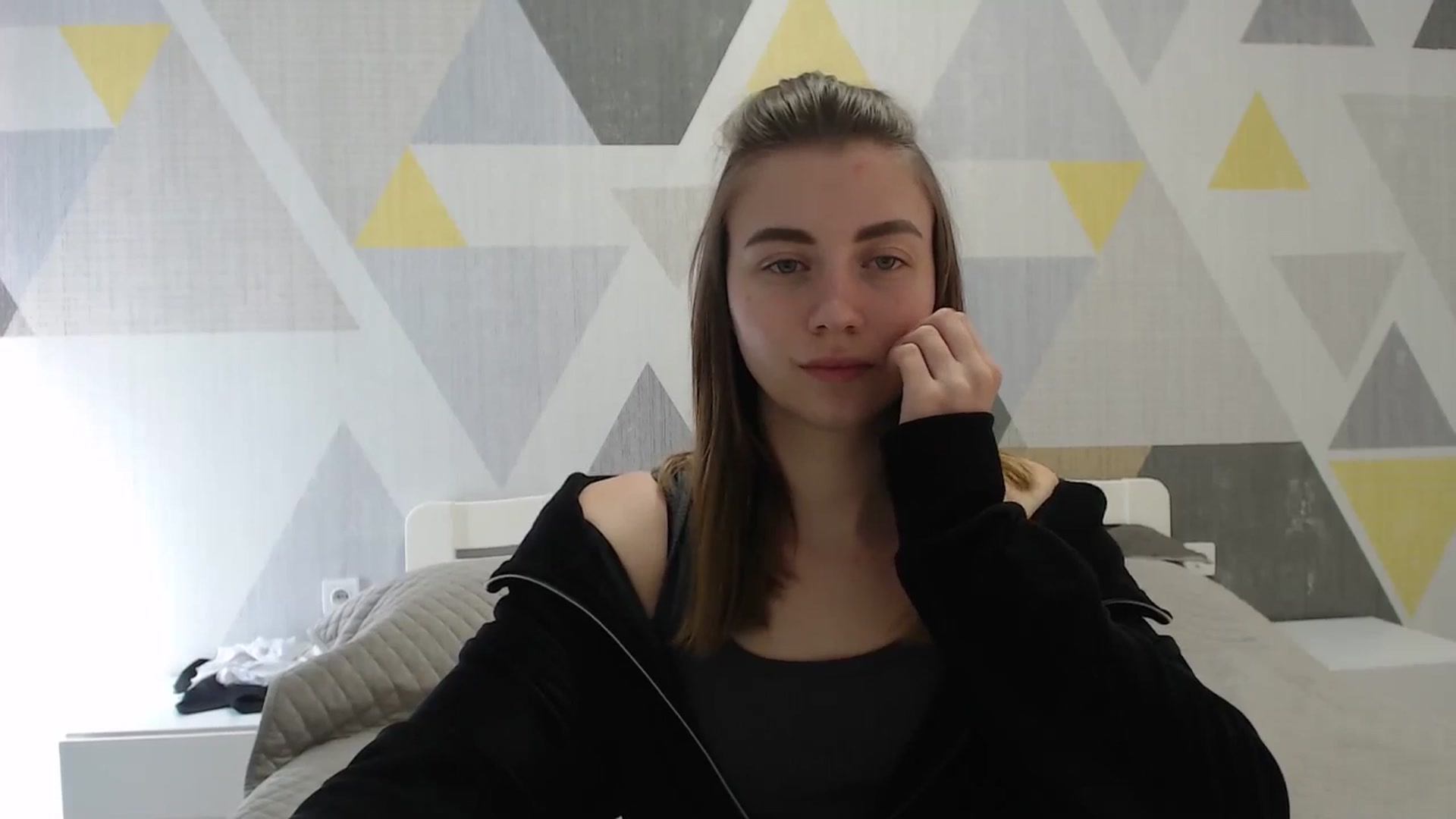 Gallery image thumbnail from Sulfate0's myfreecams stream on, 04/19/2025, 10:36 image 15 of 20