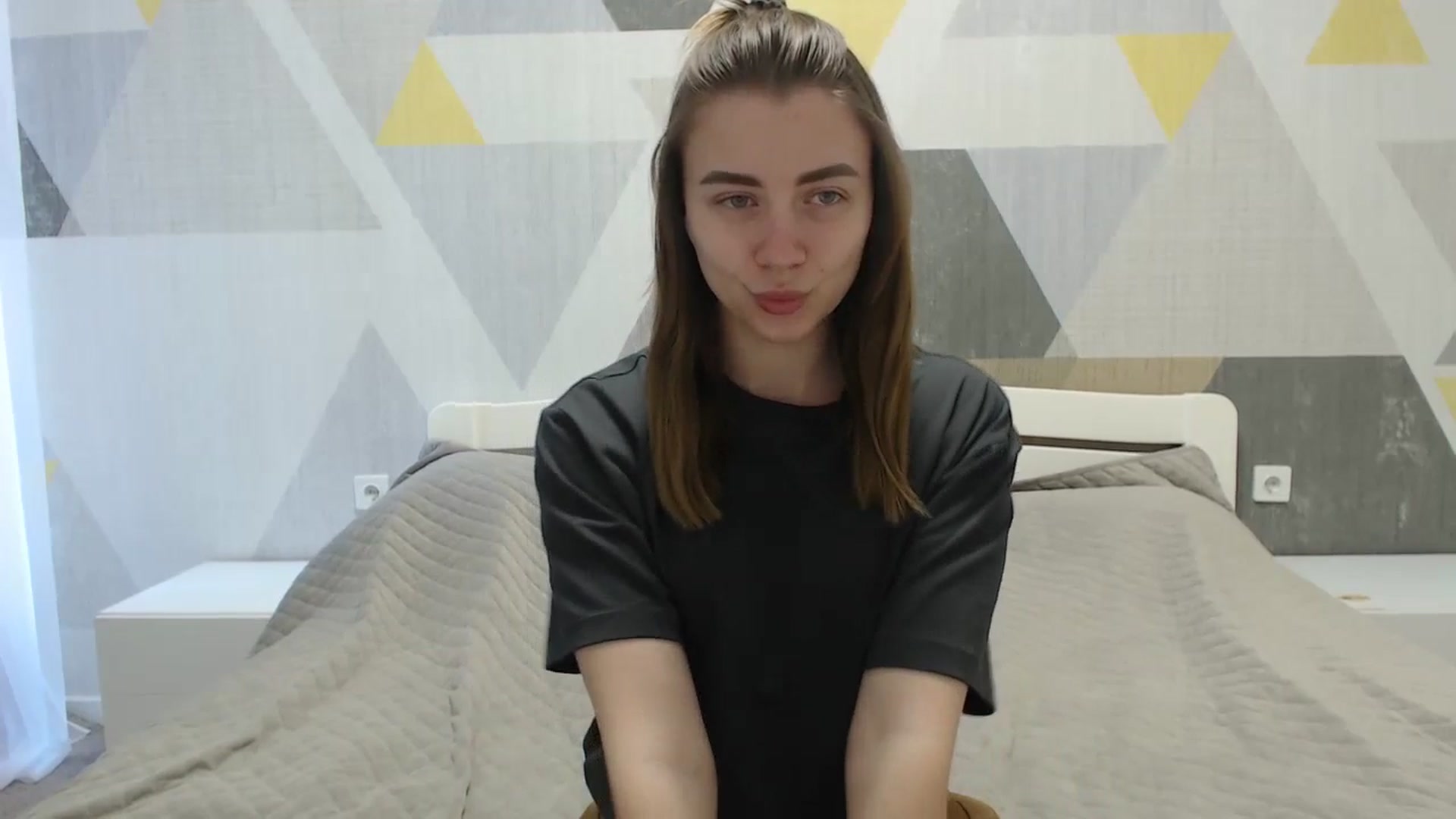 Gallery image thumbnail from Sulfate0's myfreecams stream on, 04/21/2025, 07:43 image 6 of 20