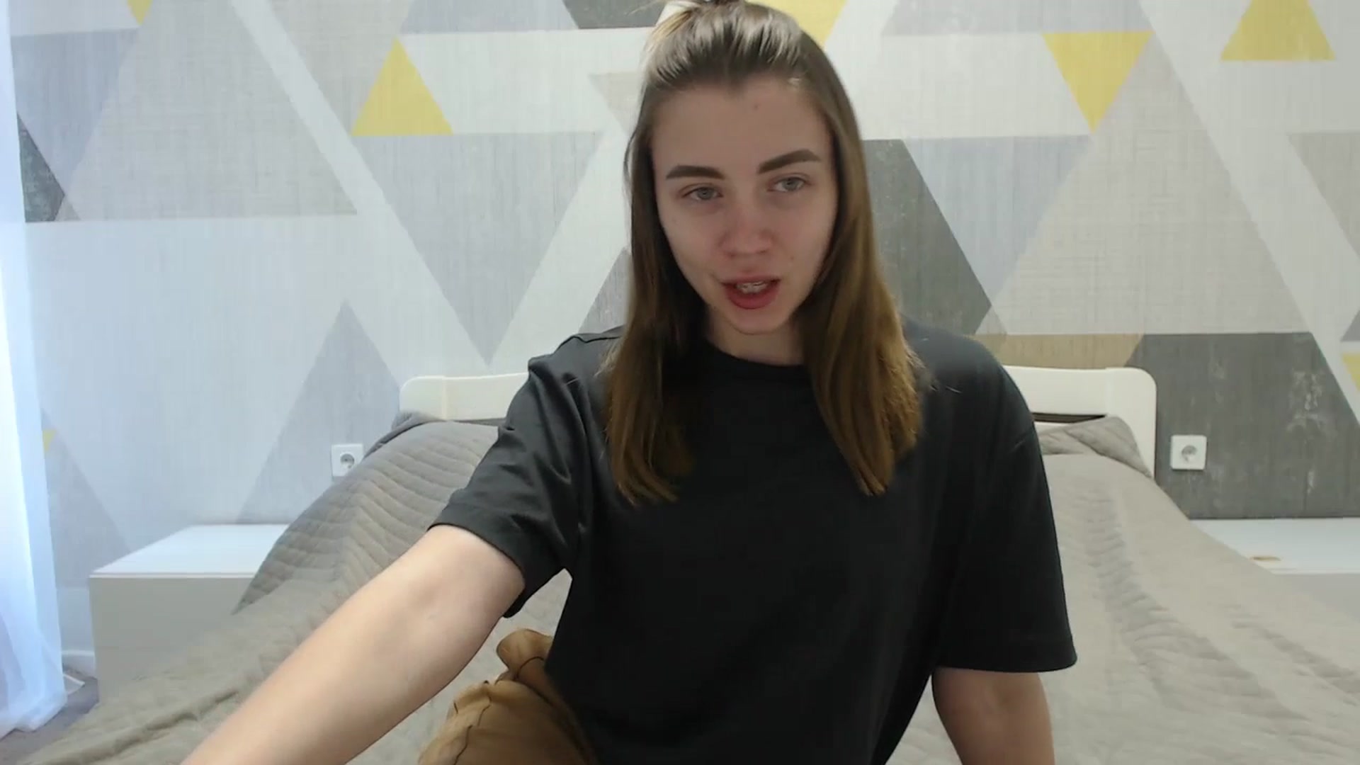Gallery image thumbnail from Sulfate0's myfreecams stream on, 04/21/2025, 07:43 image 11 of 20