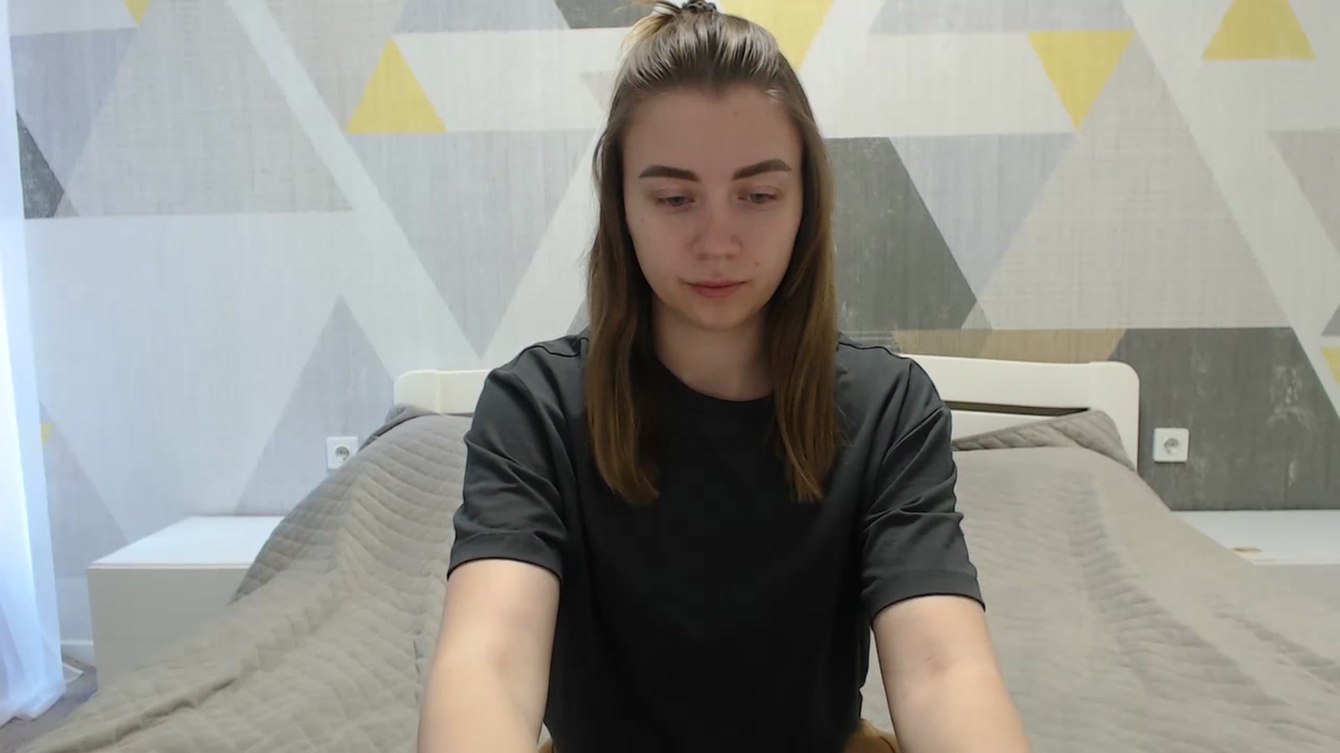 Gallery image thumbnail from Sulfate0's myfreecams stream on, 04/21/2025, 07:43 image 9 of 20