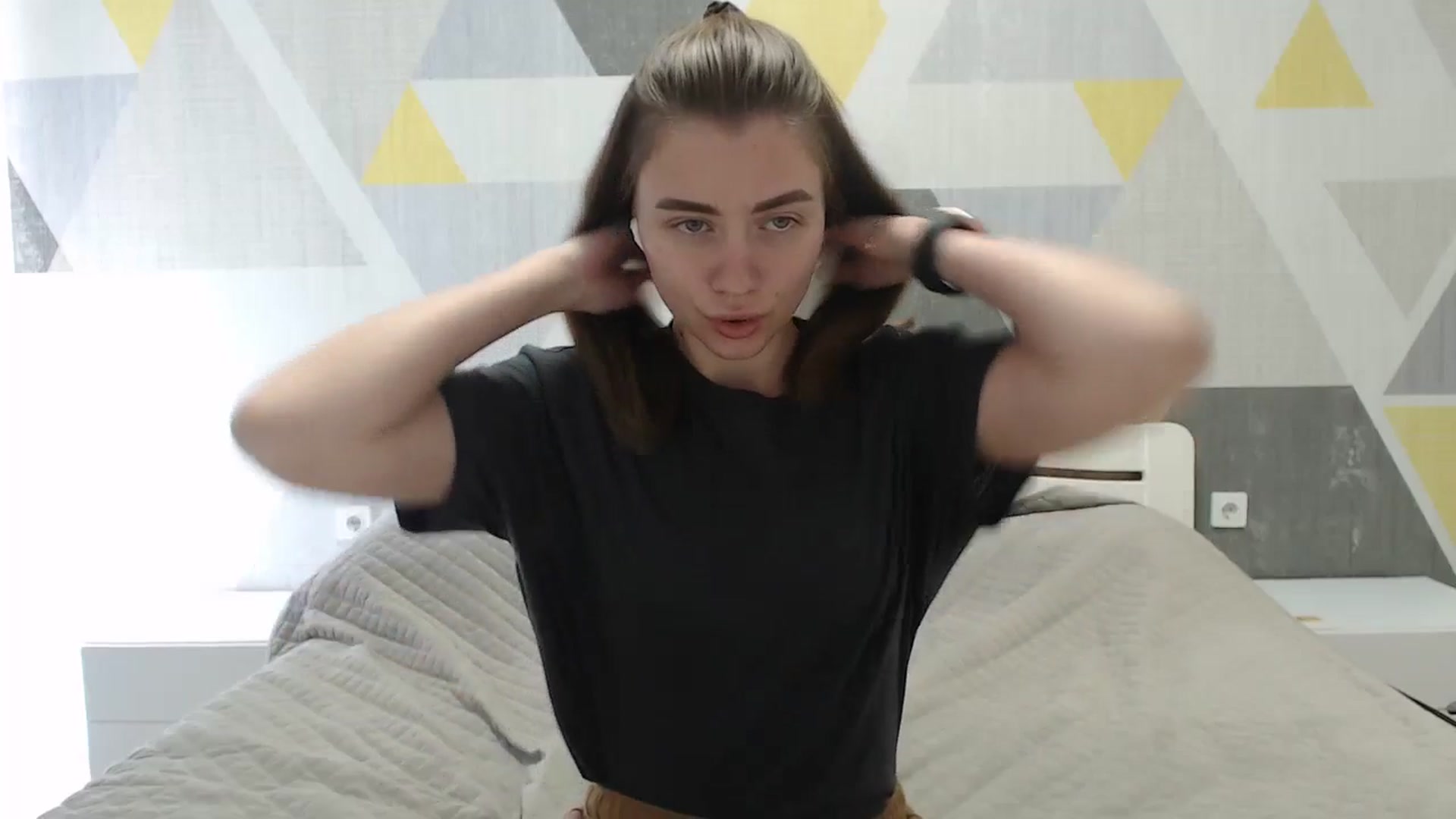 Gallery image thumbnail from Sulfate0's myfreecams stream on, 04/21/2025, 10:09 image 10 of 20