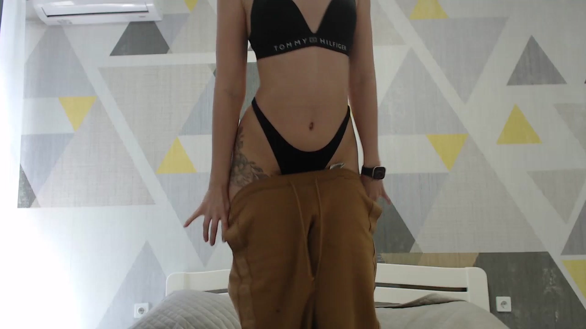 Gallery image thumbnail from Sulfate0's myfreecams stream on, 04/21/2025, 10:09 image 7 of 20
