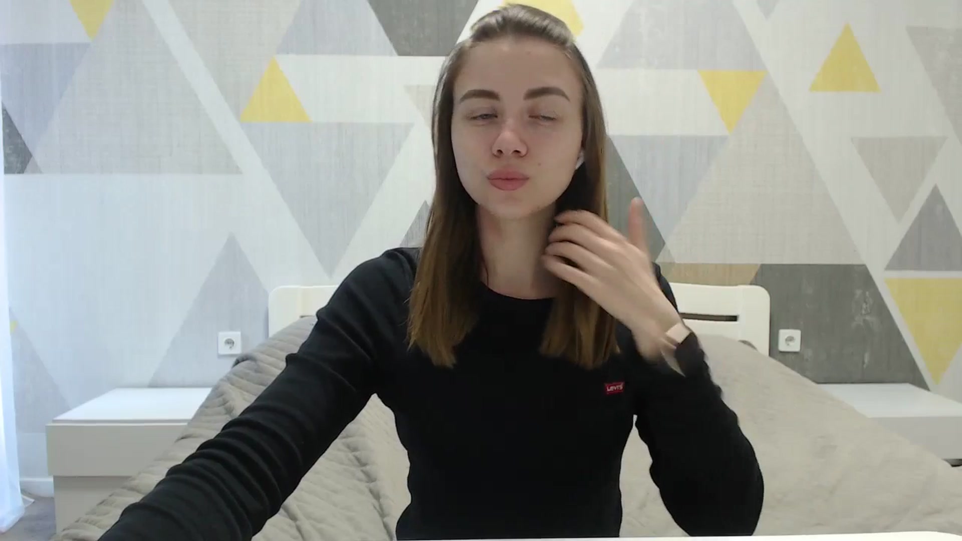 Gallery image thumbnail from Sulfate0's myfreecams stream on, 04/22/2025, 07:40 image 6 of 20