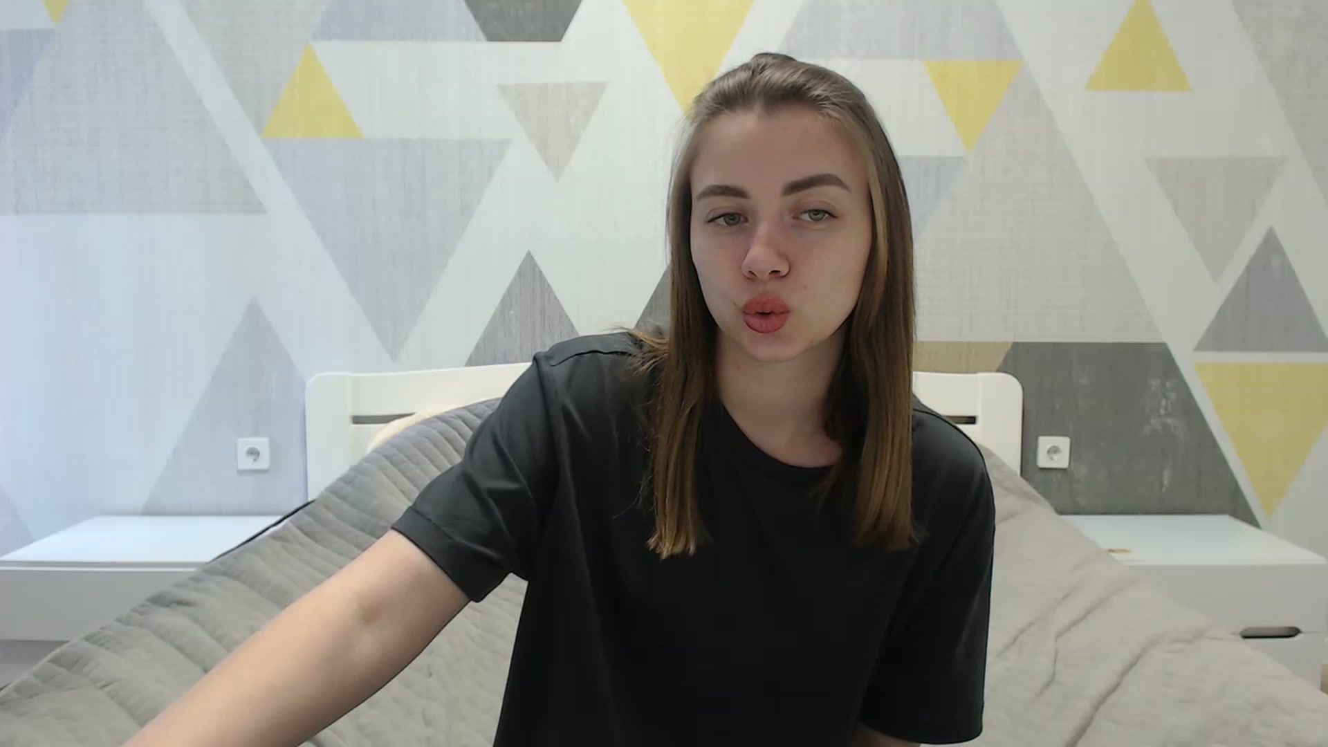 Gallery image thumbnail from Sulfate0's myfreecams stream on, 04/25/2025, 08:28 image 18 of 20