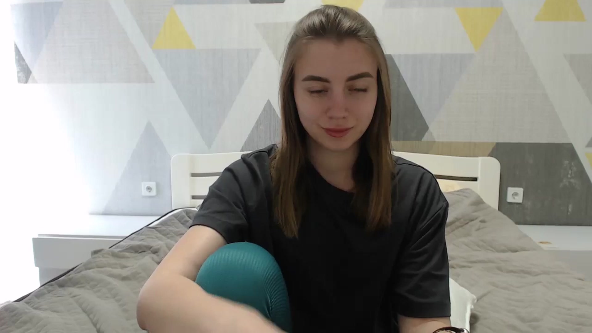 Gallery image thumbnail from Sulfate0's myfreecams stream on, 04/25/2025, 09:51 image 11 of 20