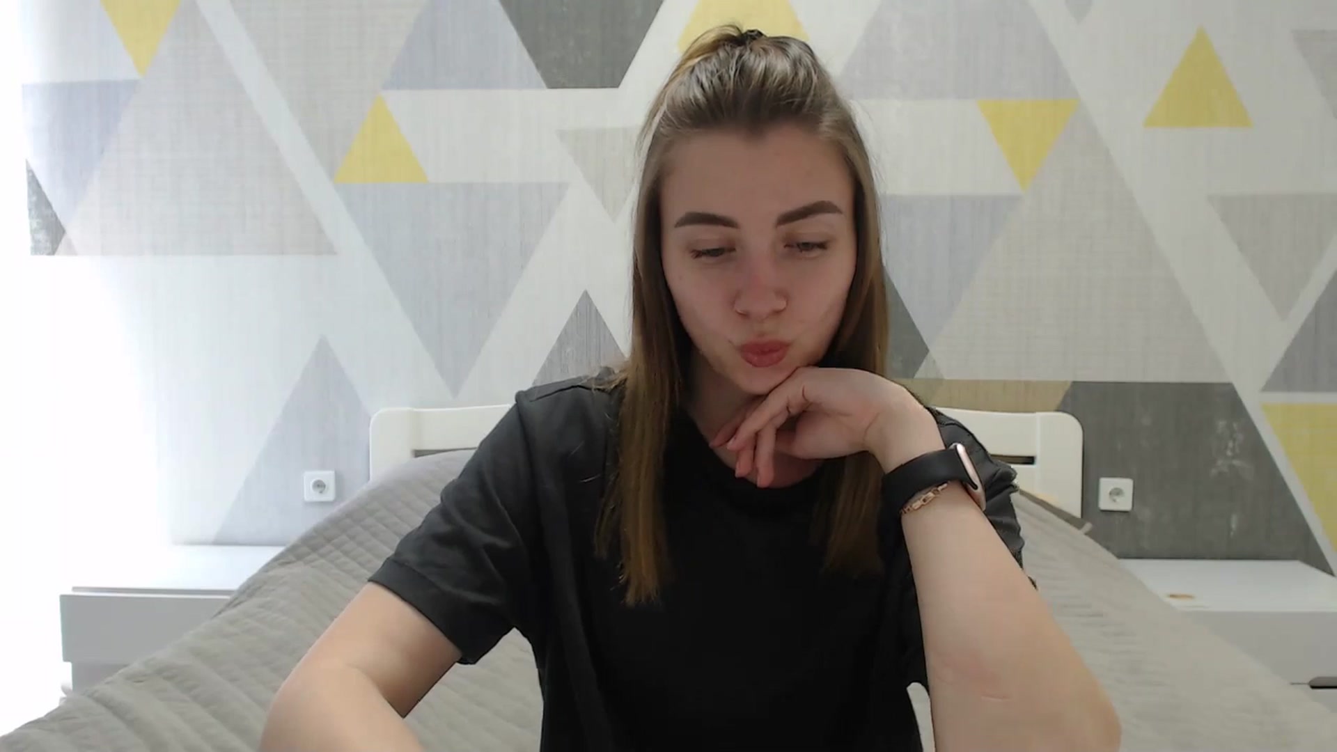 Gallery image thumbnail from Sulfate0's myfreecams stream on, 04/25/2025, 10:35 image 15 of 20
