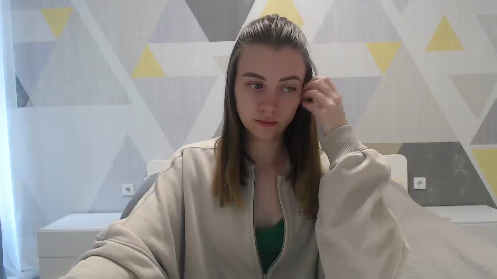 Gallery image thumbnail from Sulfate0's myfreecams stream on, 05/06/2025, 07:50 image 15 of 20