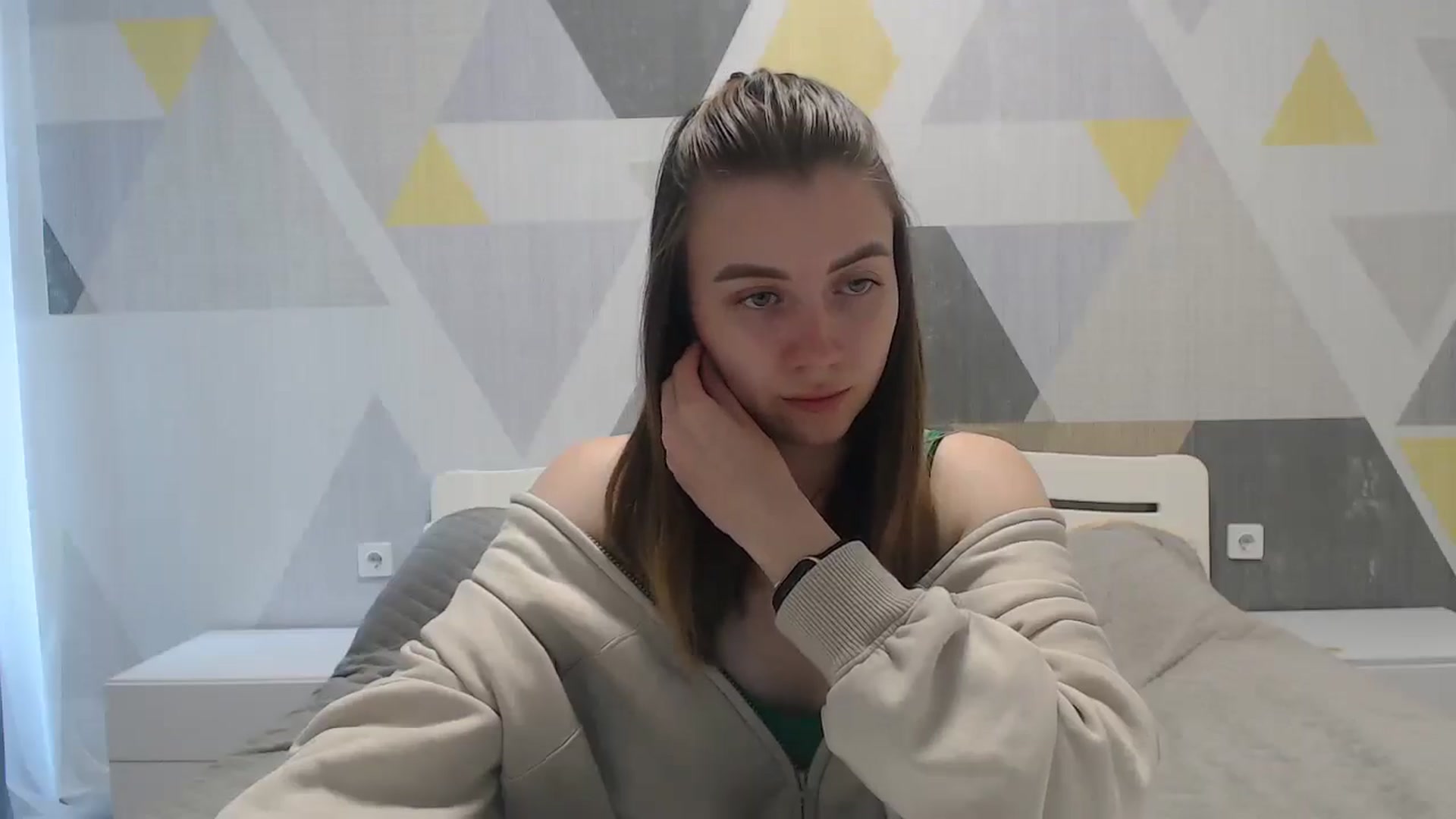 Gallery image thumbnail from Sulfate0's myfreecams stream on, 05/06/2025, 07:50 image 3 of 20
