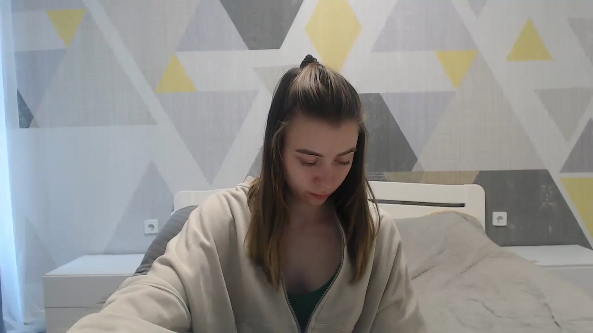 Gallery image thumbnail from Sulfate0's myfreecams stream on, 05/06/2025, 07:50 image 10 of 20
