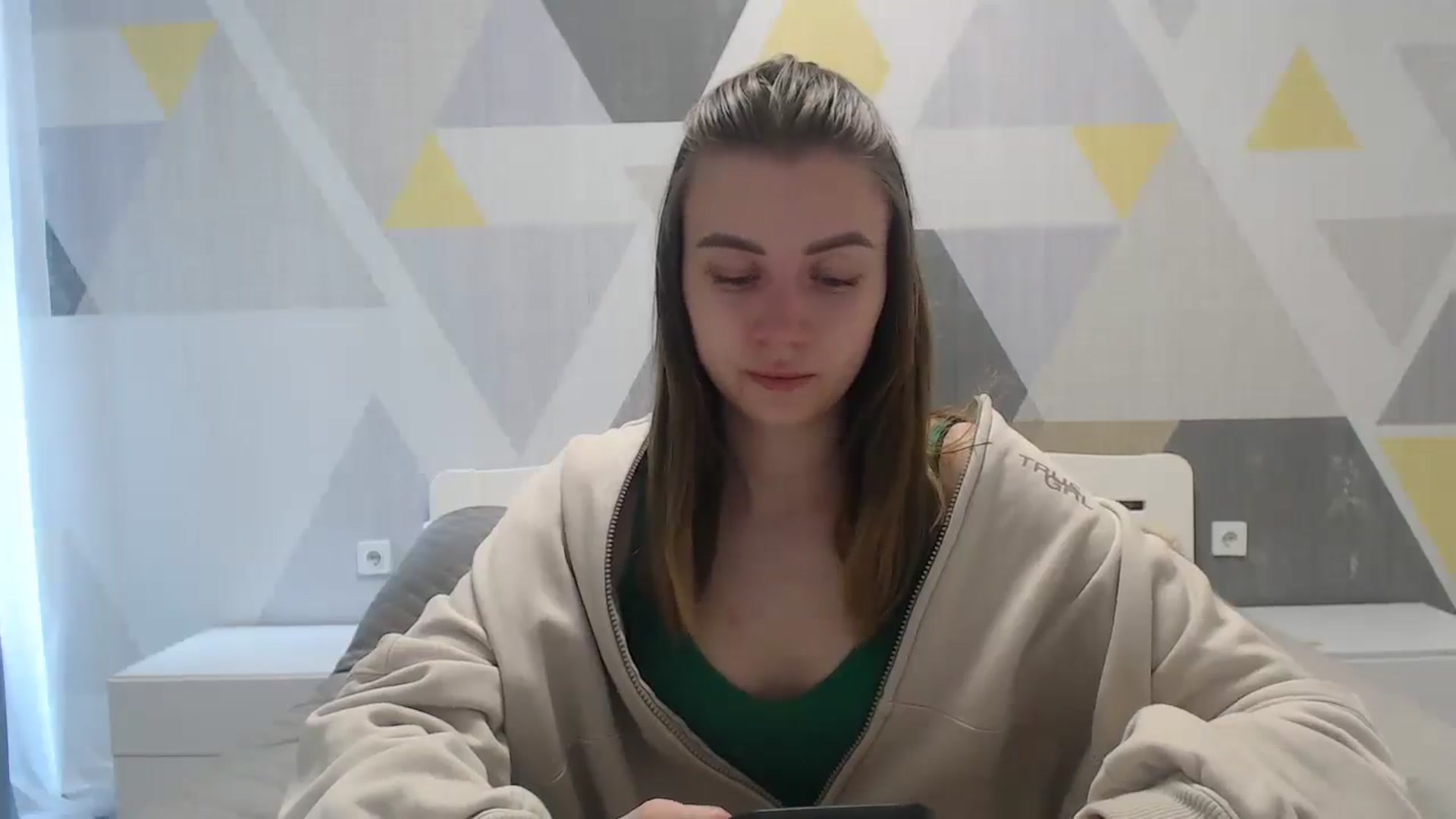 Gallery image thumbnail from Sulfate0's myfreecams stream on, 05/06/2025, 07:50 image 19 of 20