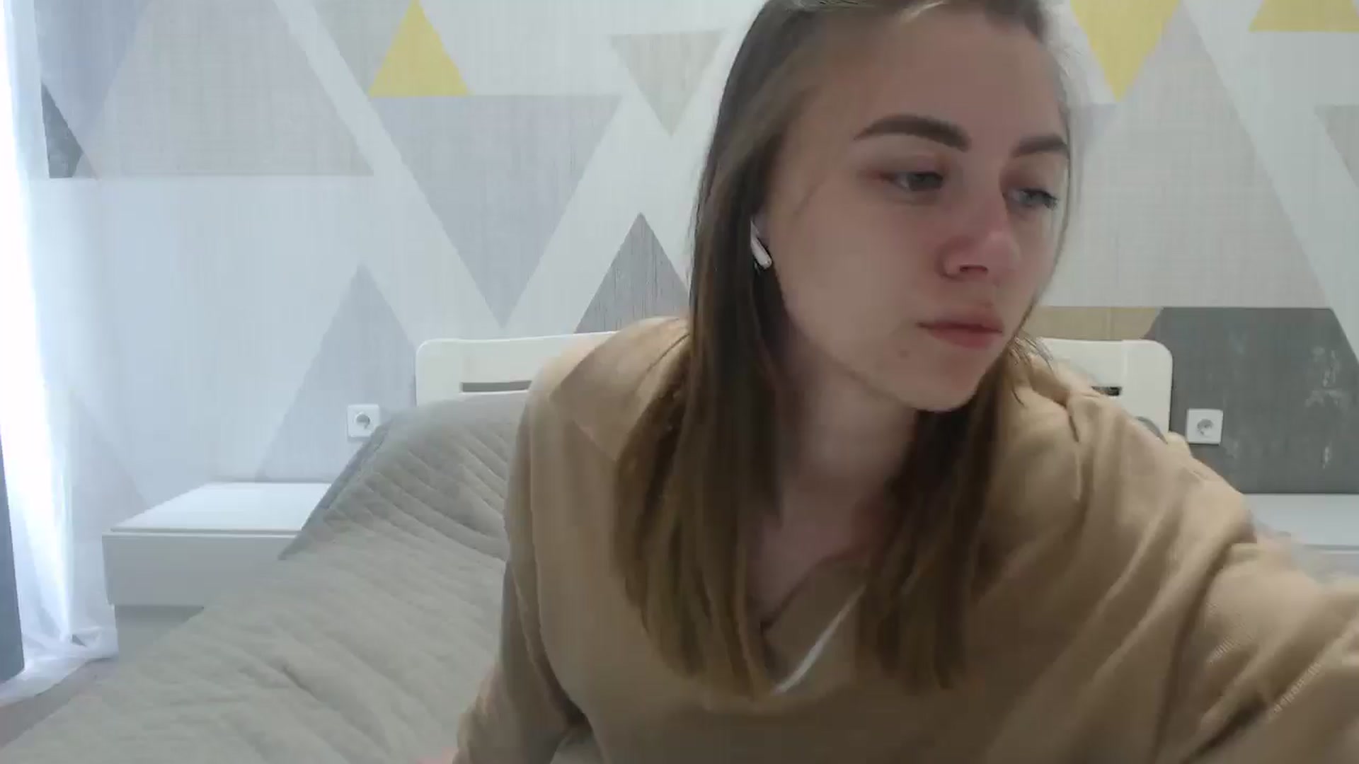 Gallery image thumbnail from Sulfate0's myfreecams stream on, 05/07/2025, 08:10 image 17 of 20