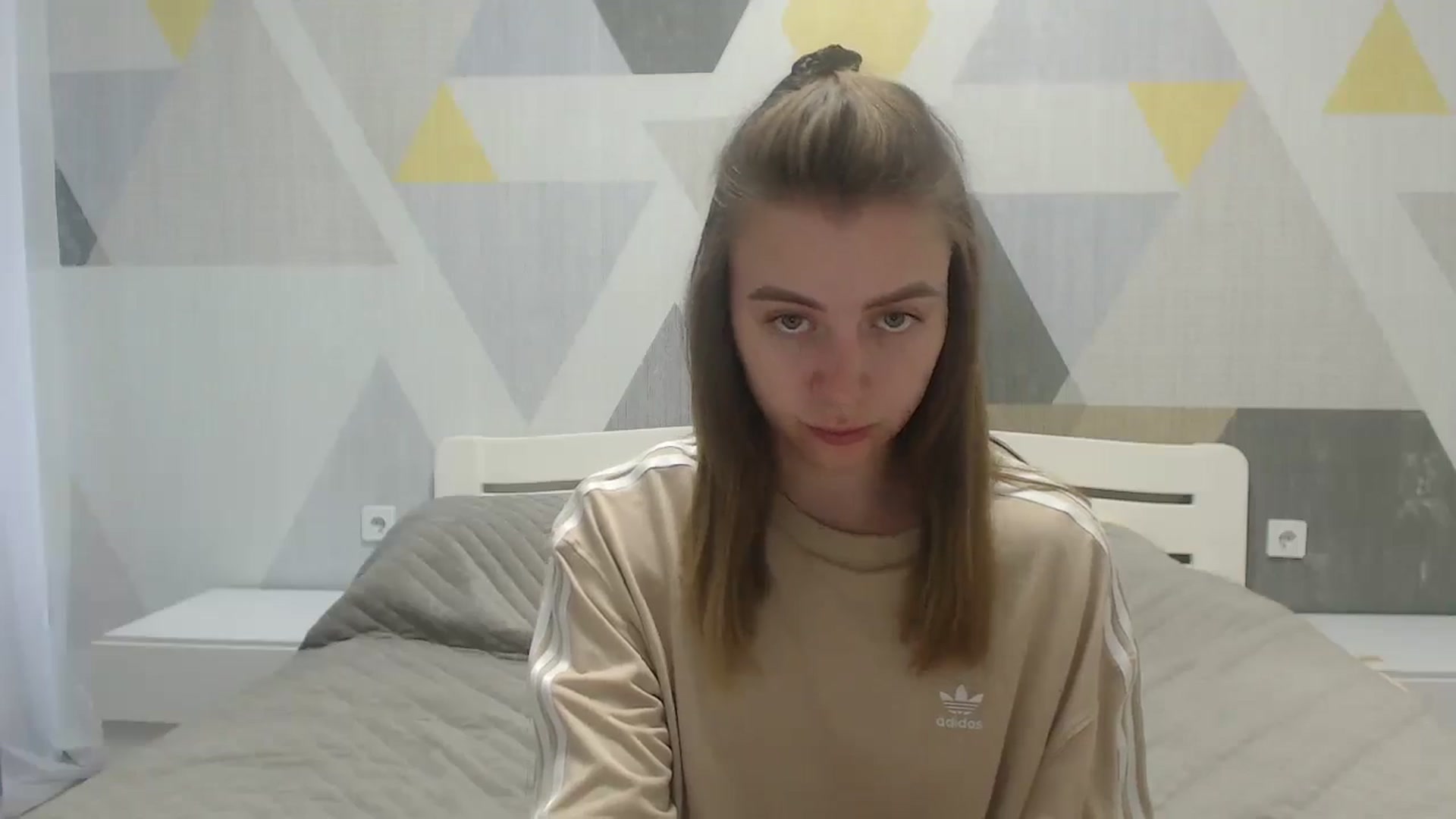 Gallery image thumbnail from Sulfate0's myfreecams stream on, 05/09/2025, 06:42 image 10 of 20