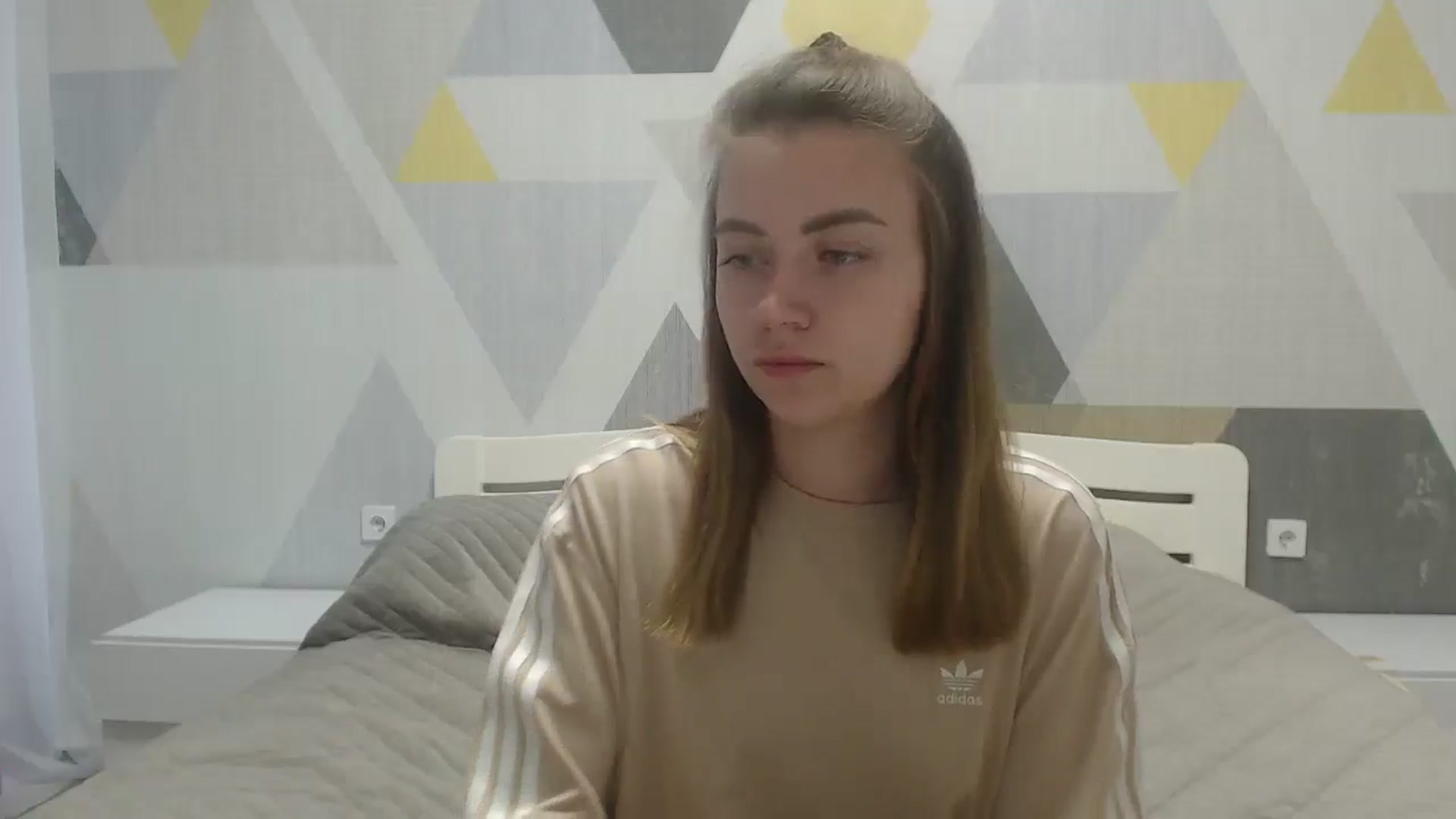 Gallery image thumbnail from Sulfate0's myfreecams stream on, 05/09/2025, 06:42 image 16 of 20